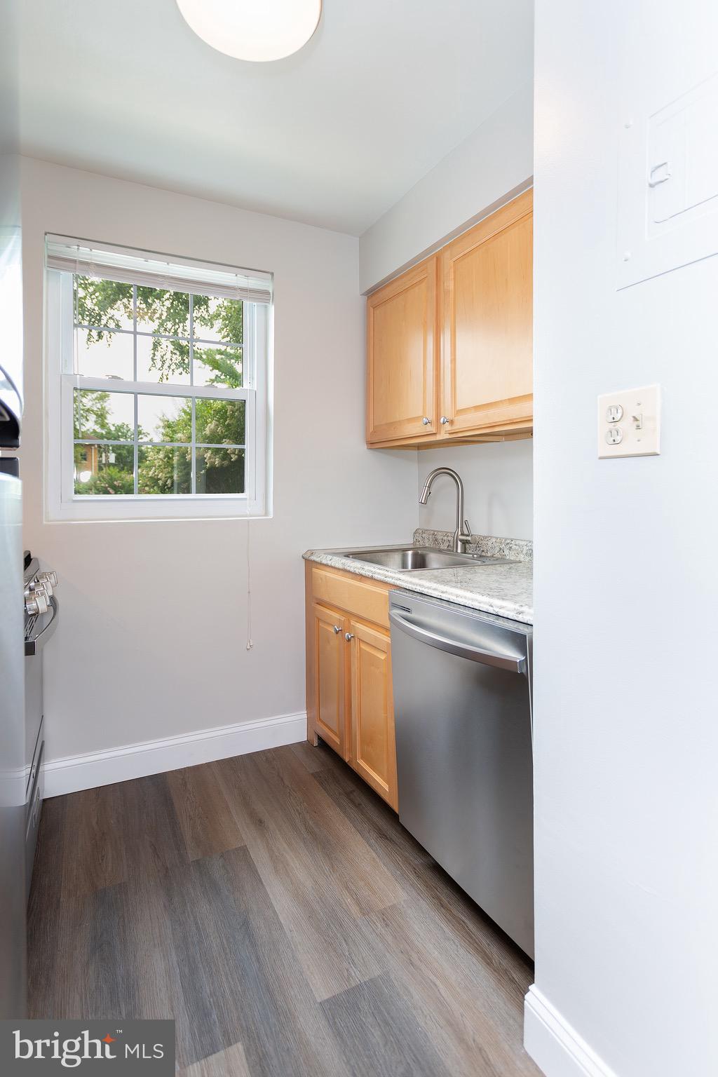 2055 N Woodstock St #101