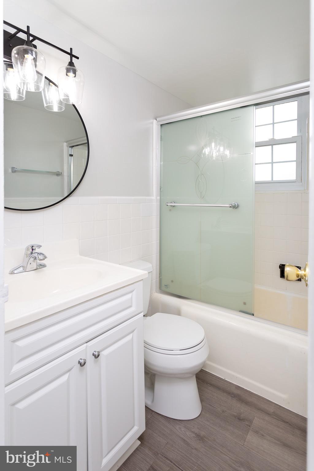 2055 N Woodstock St #101