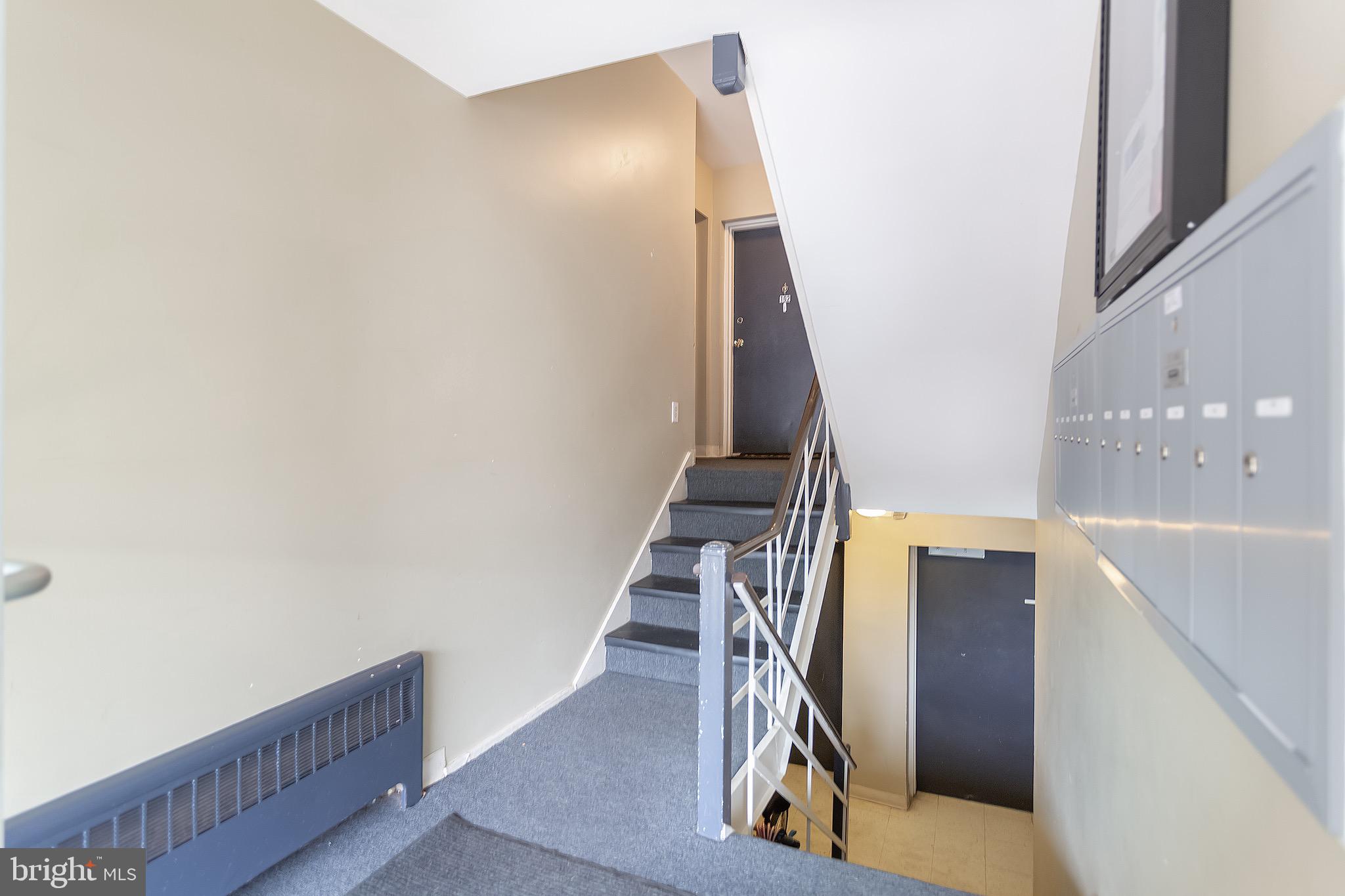 2055 N Woodstock St #101