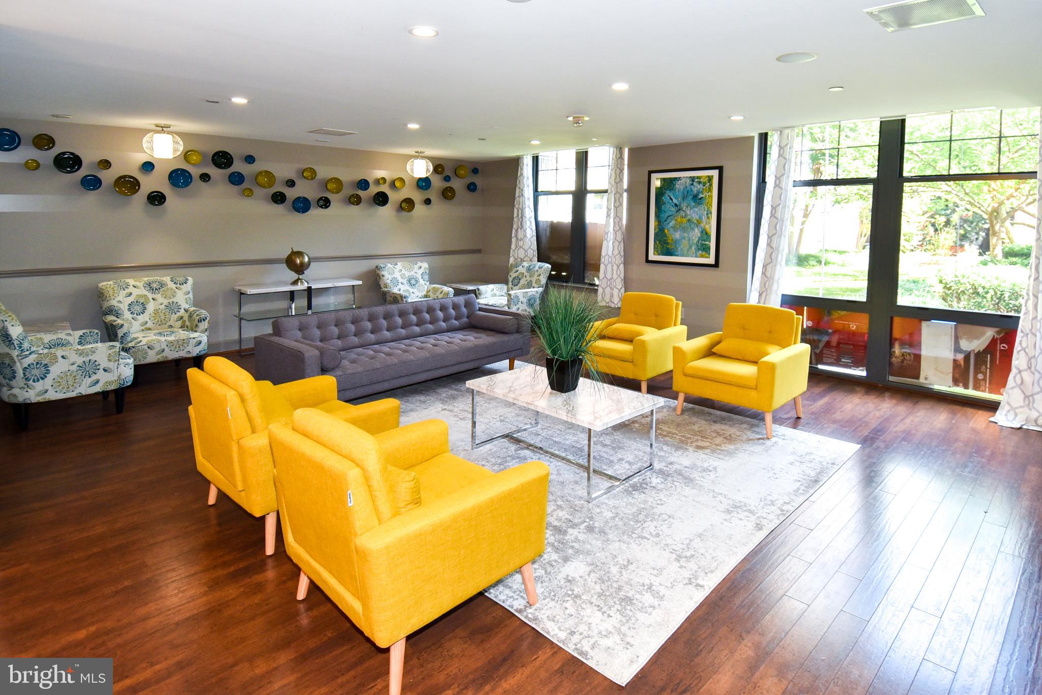 1021 N Garfield St #346