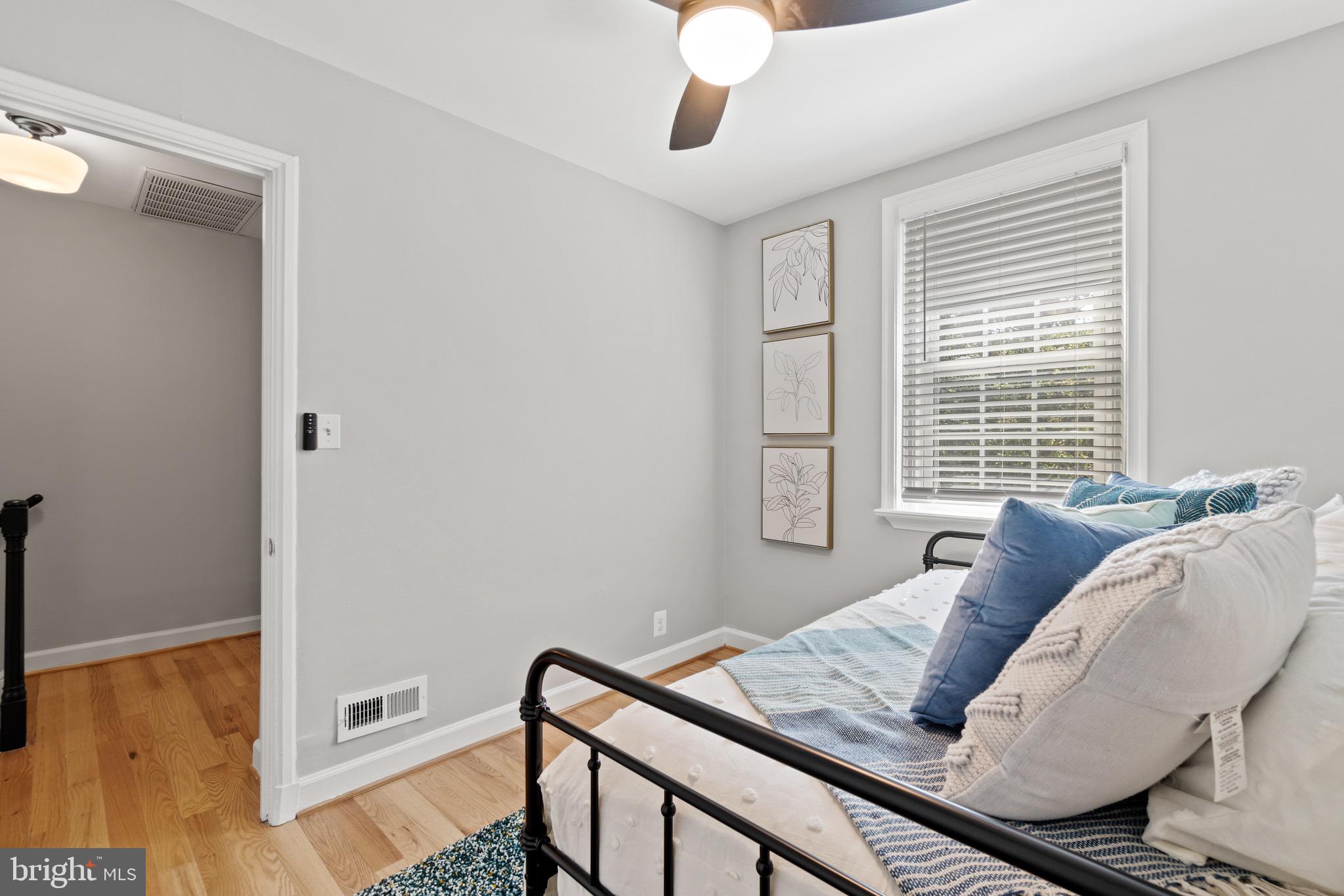 2807 S Abingdon St #B