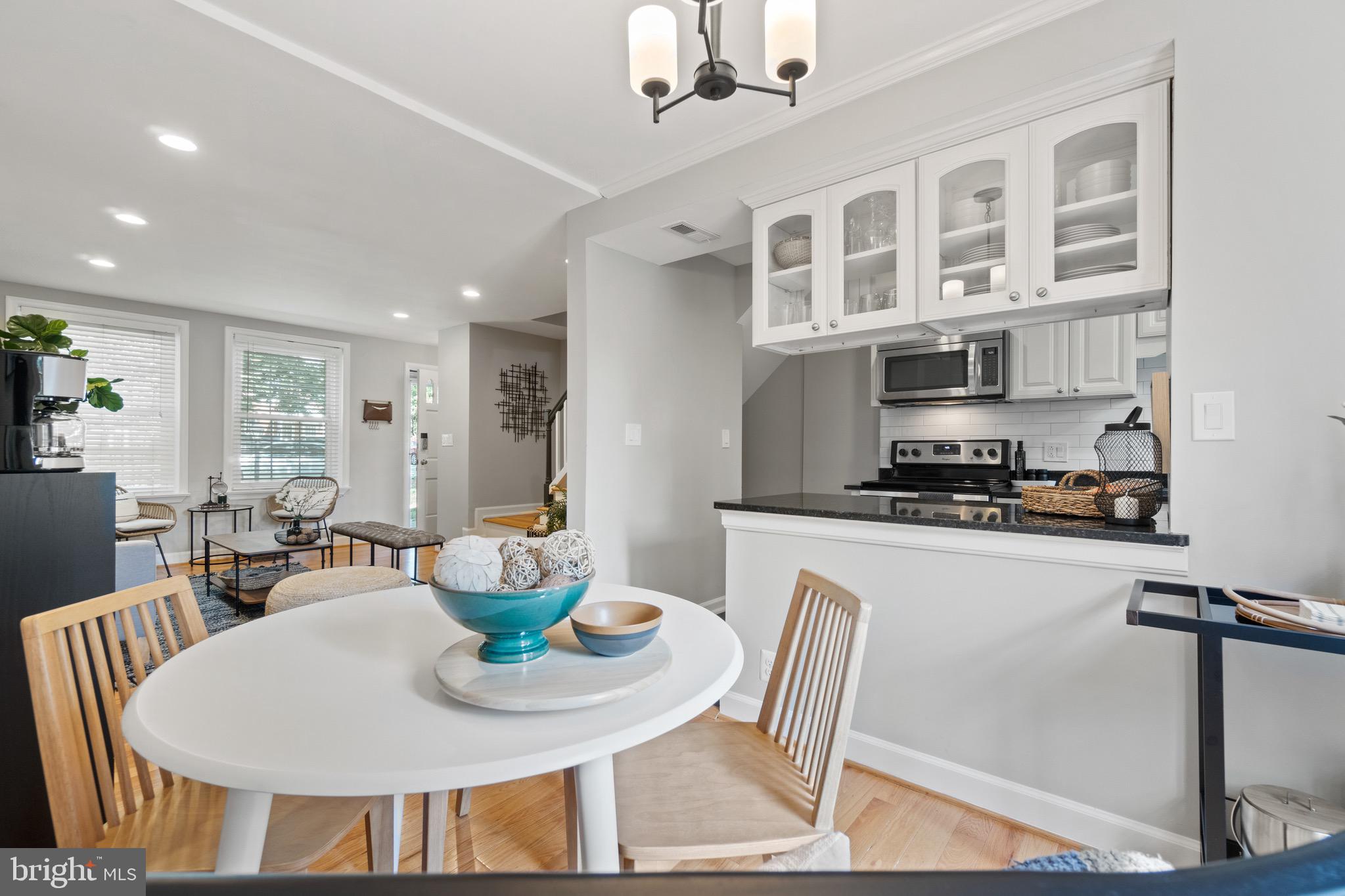 2807 S Abingdon St #B