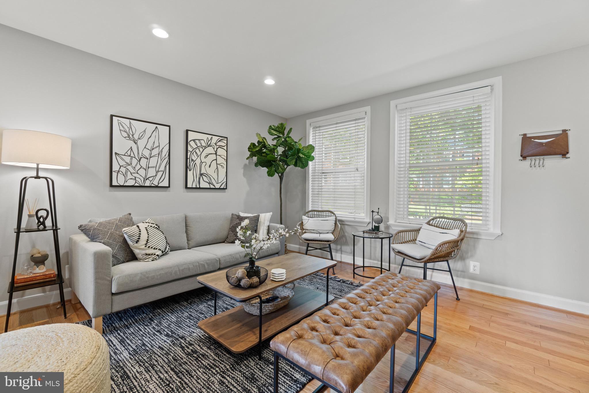 2807 S Abingdon St #B