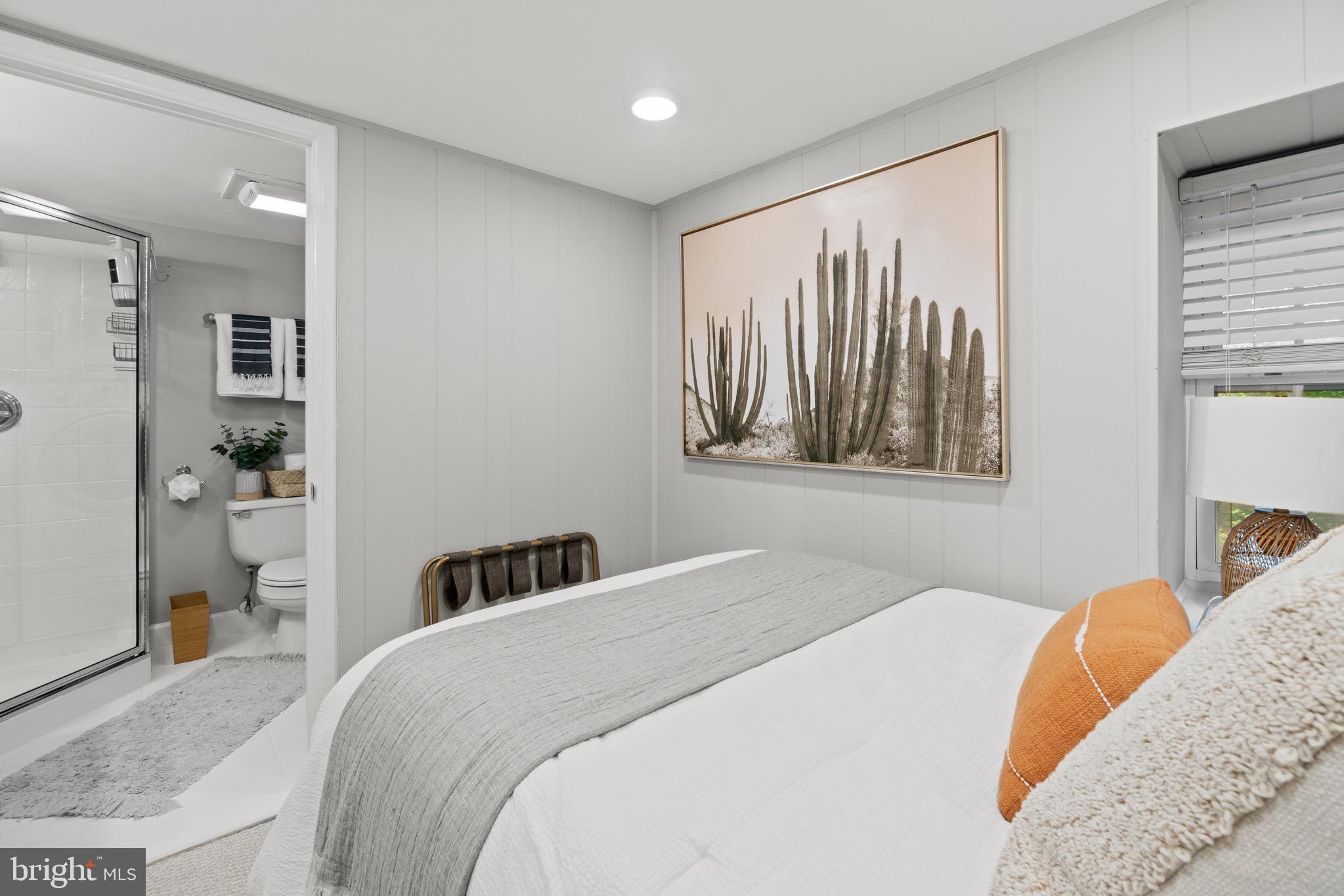 2807 S Abingdon St #B