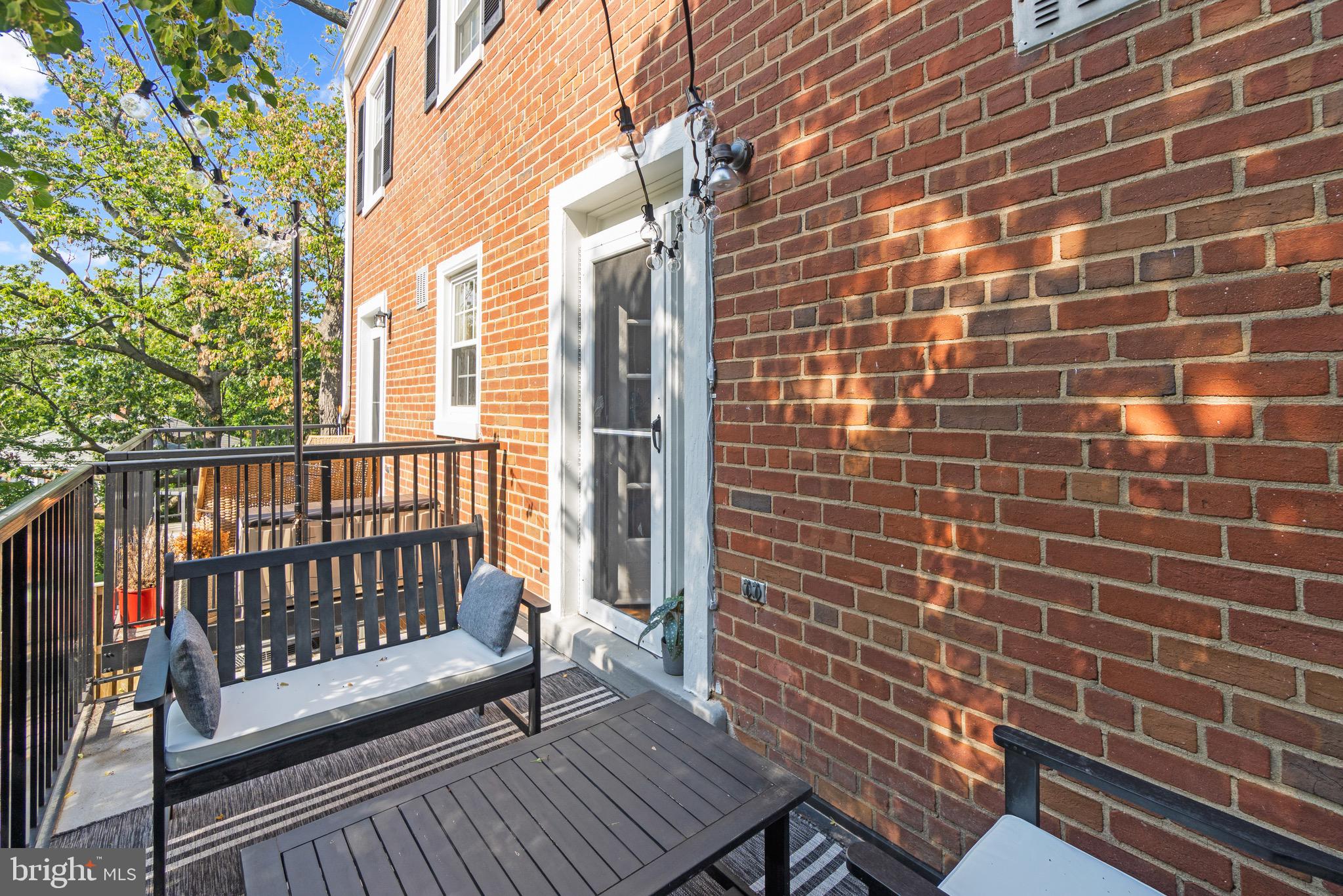 2807 S Abingdon St #B