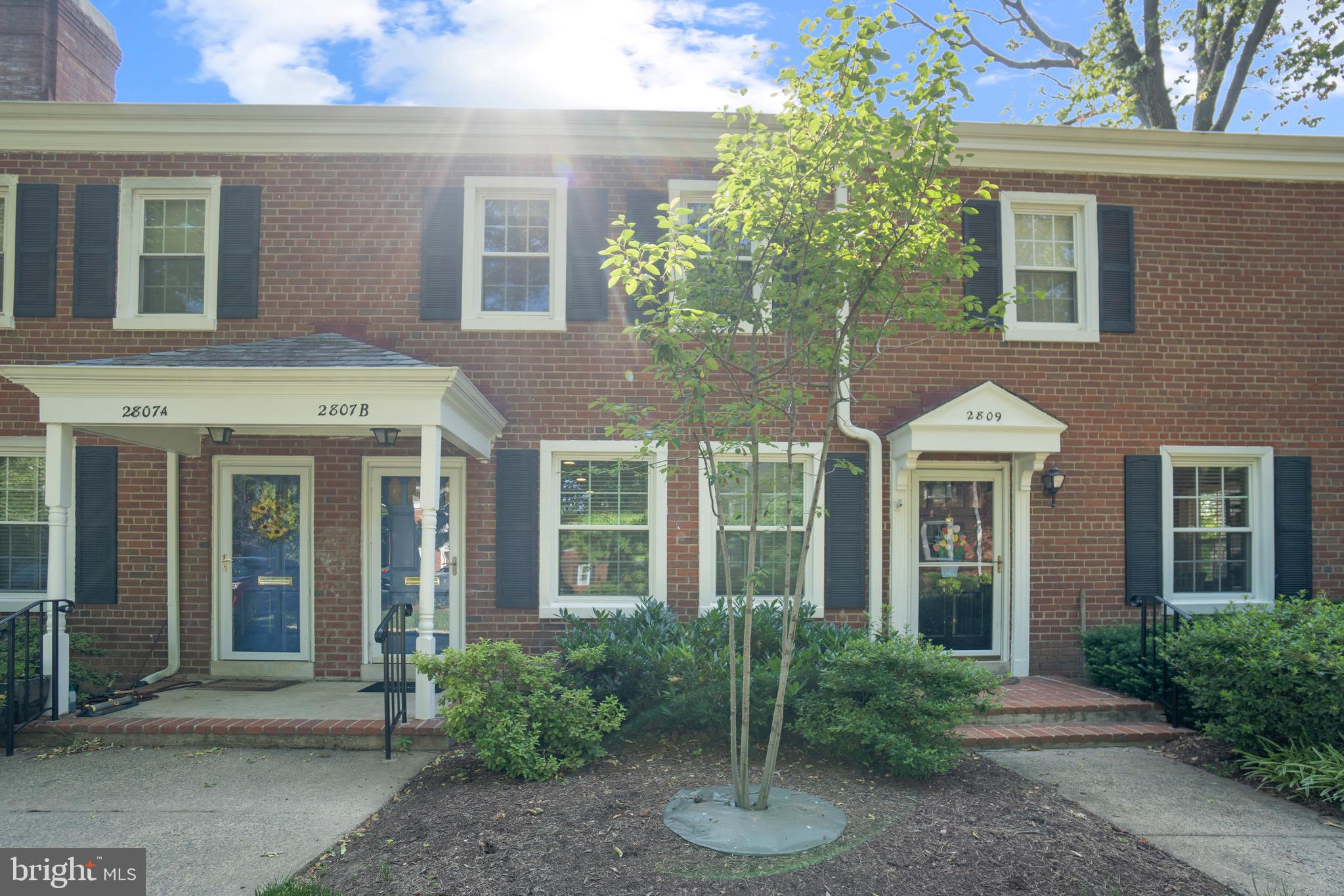 2807 S Abingdon St #B