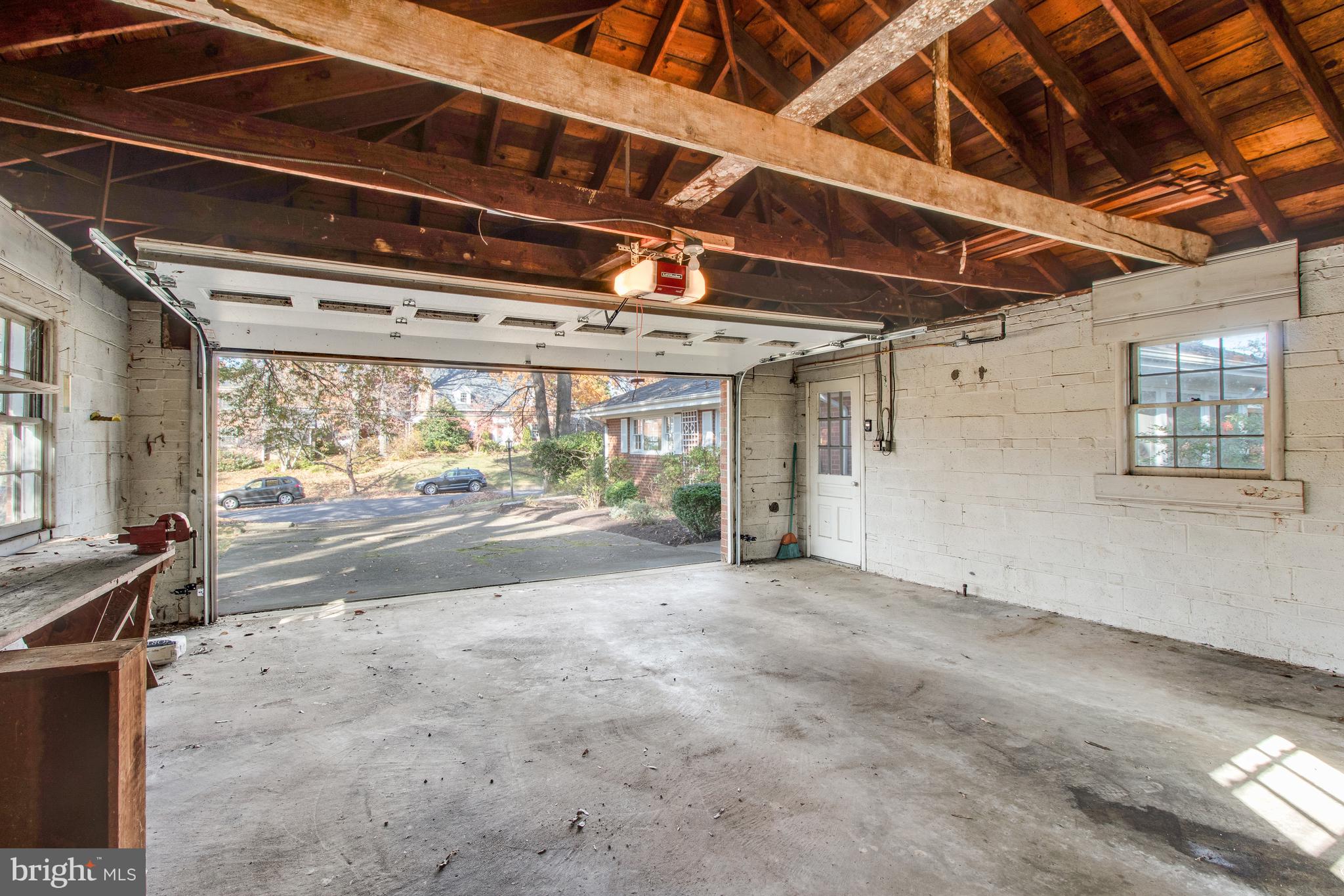 2411 N Monroe St