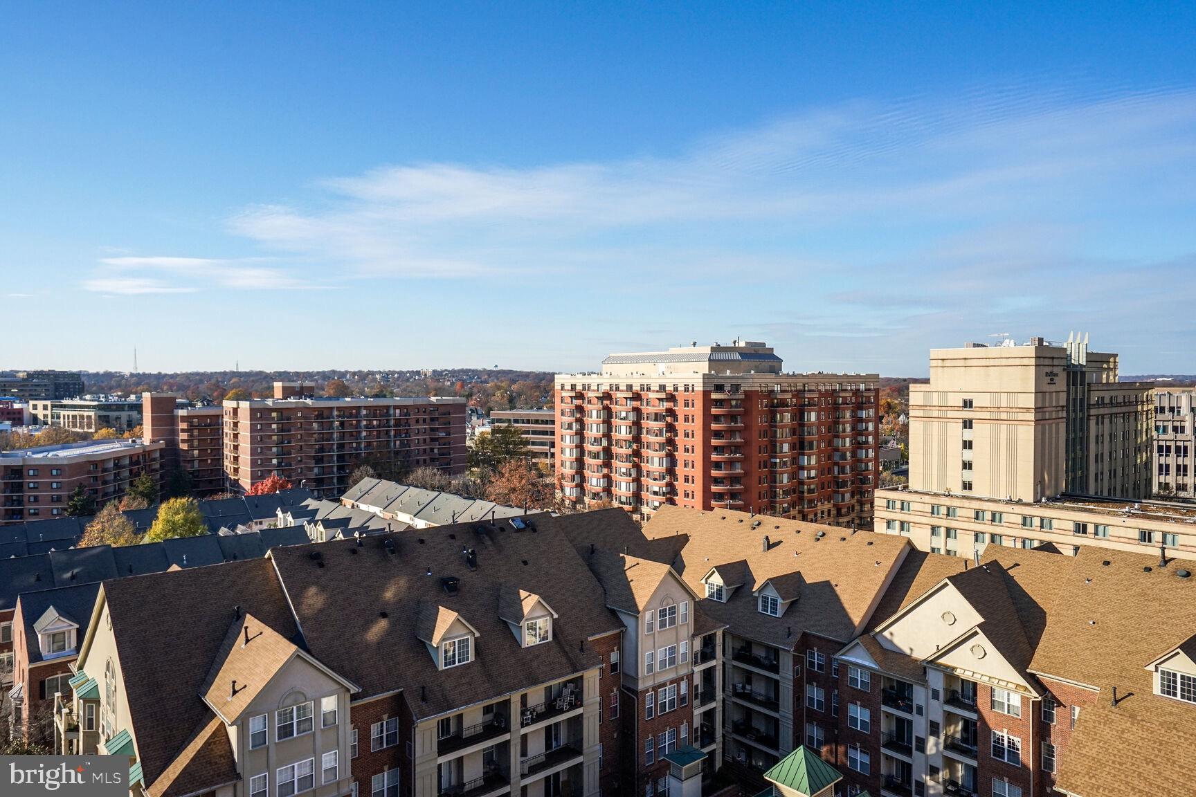 1276 N Wayne St N #1201