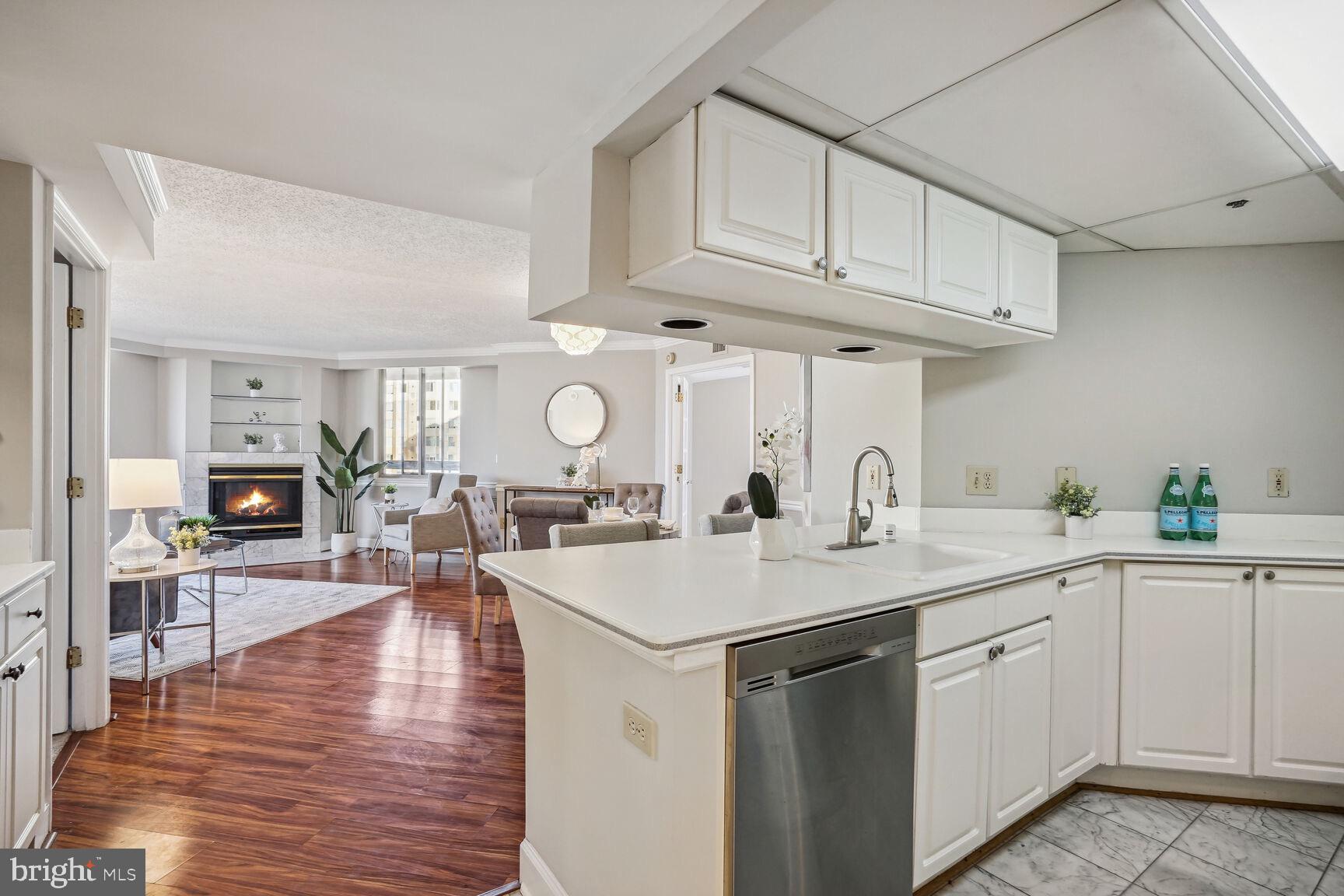 1276 N Wayne St N #1201