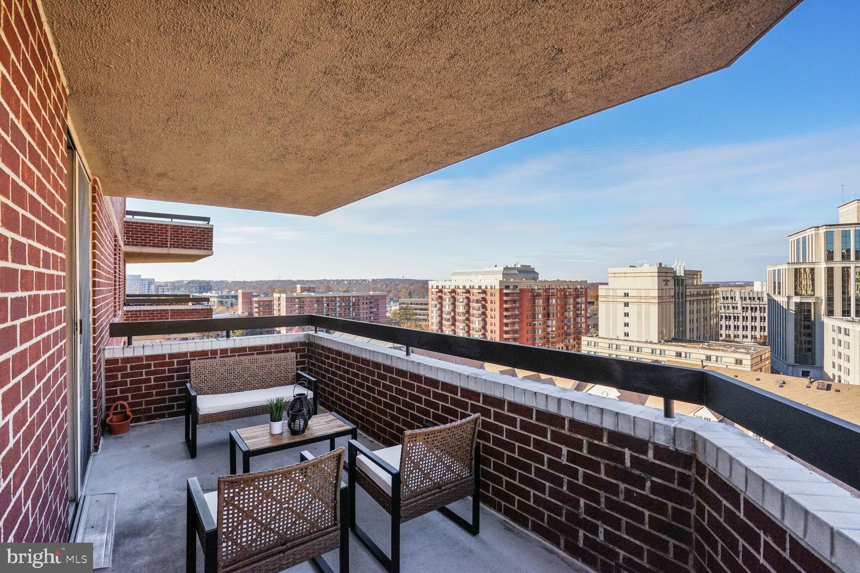 1276 N Wayne St N #1201