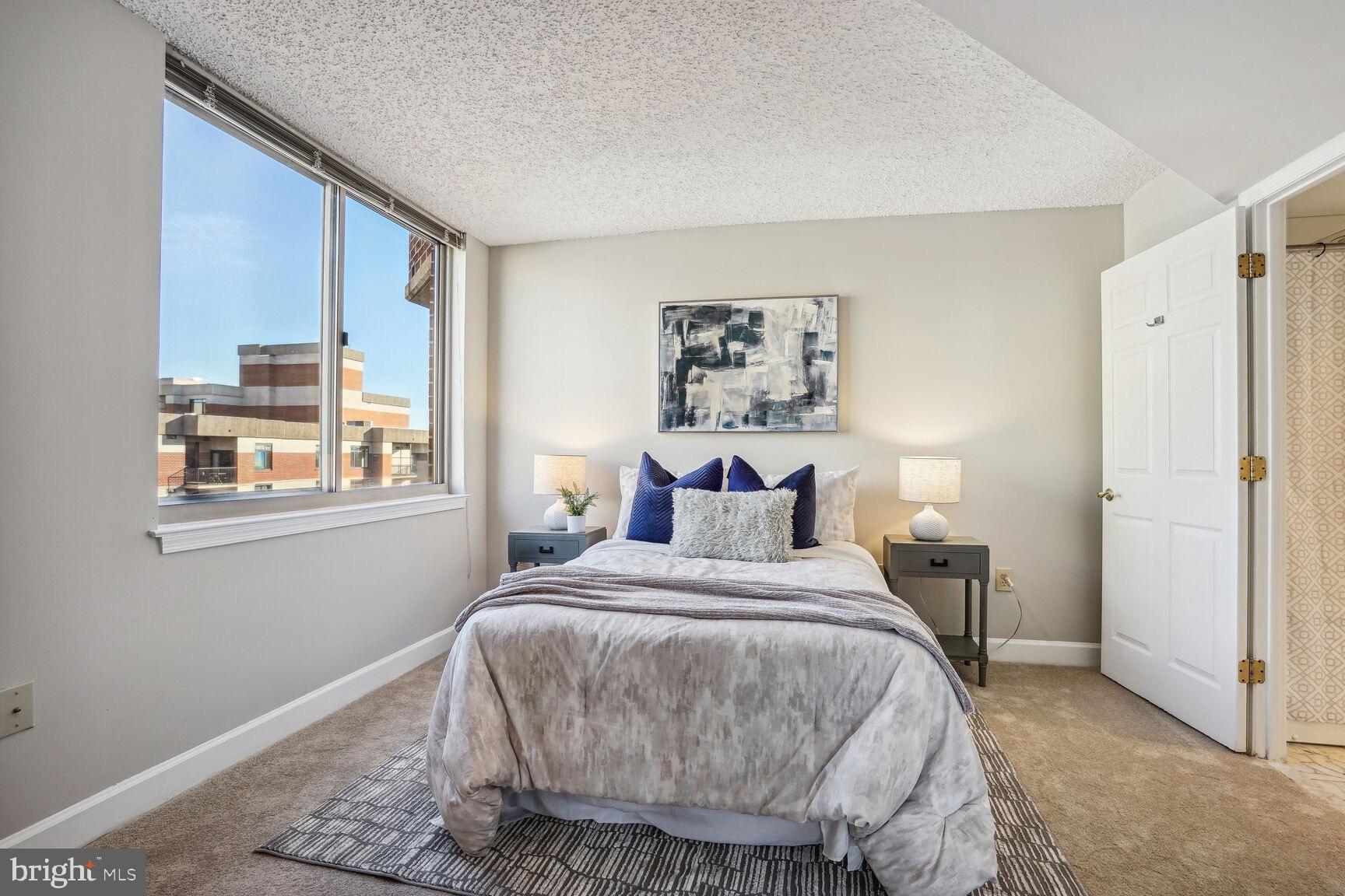 1276 N Wayne St N #1201