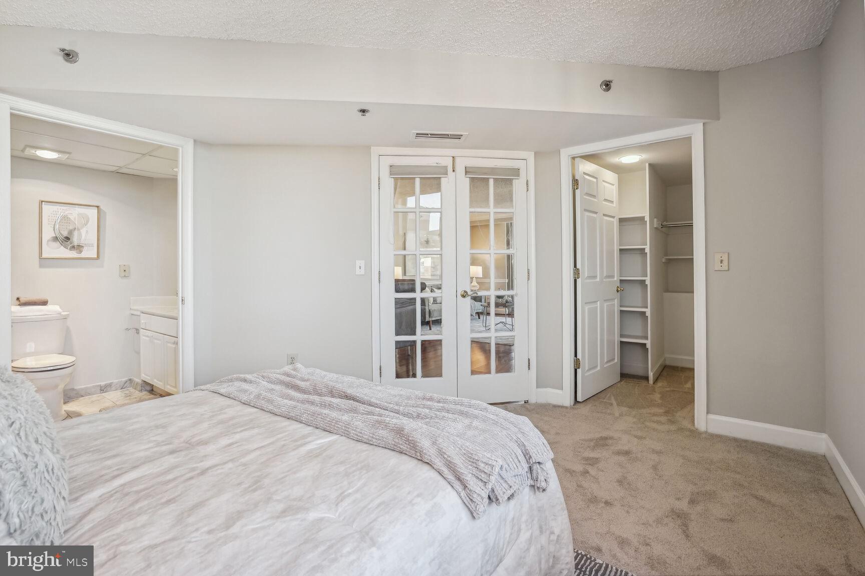 1276 N Wayne St N #1201