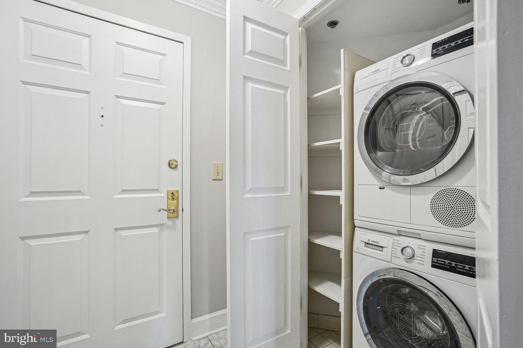 1276 N Wayne St N #1201