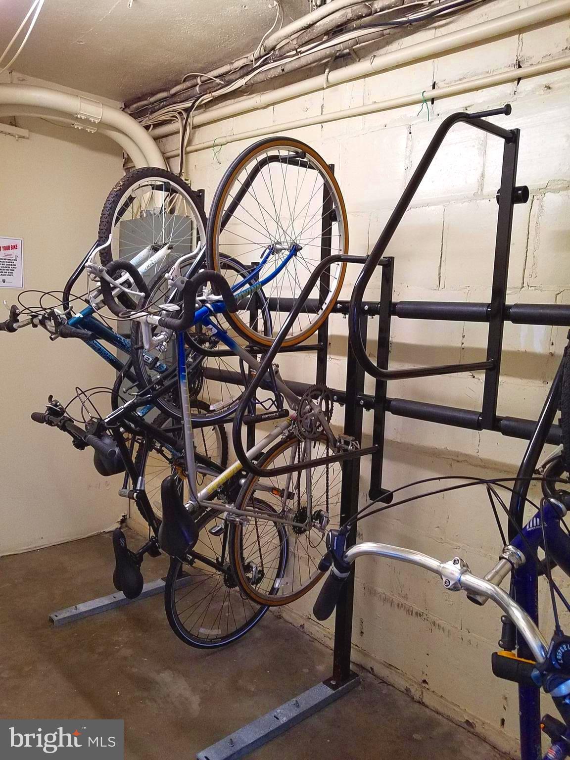 1924 N Rhodes St #87