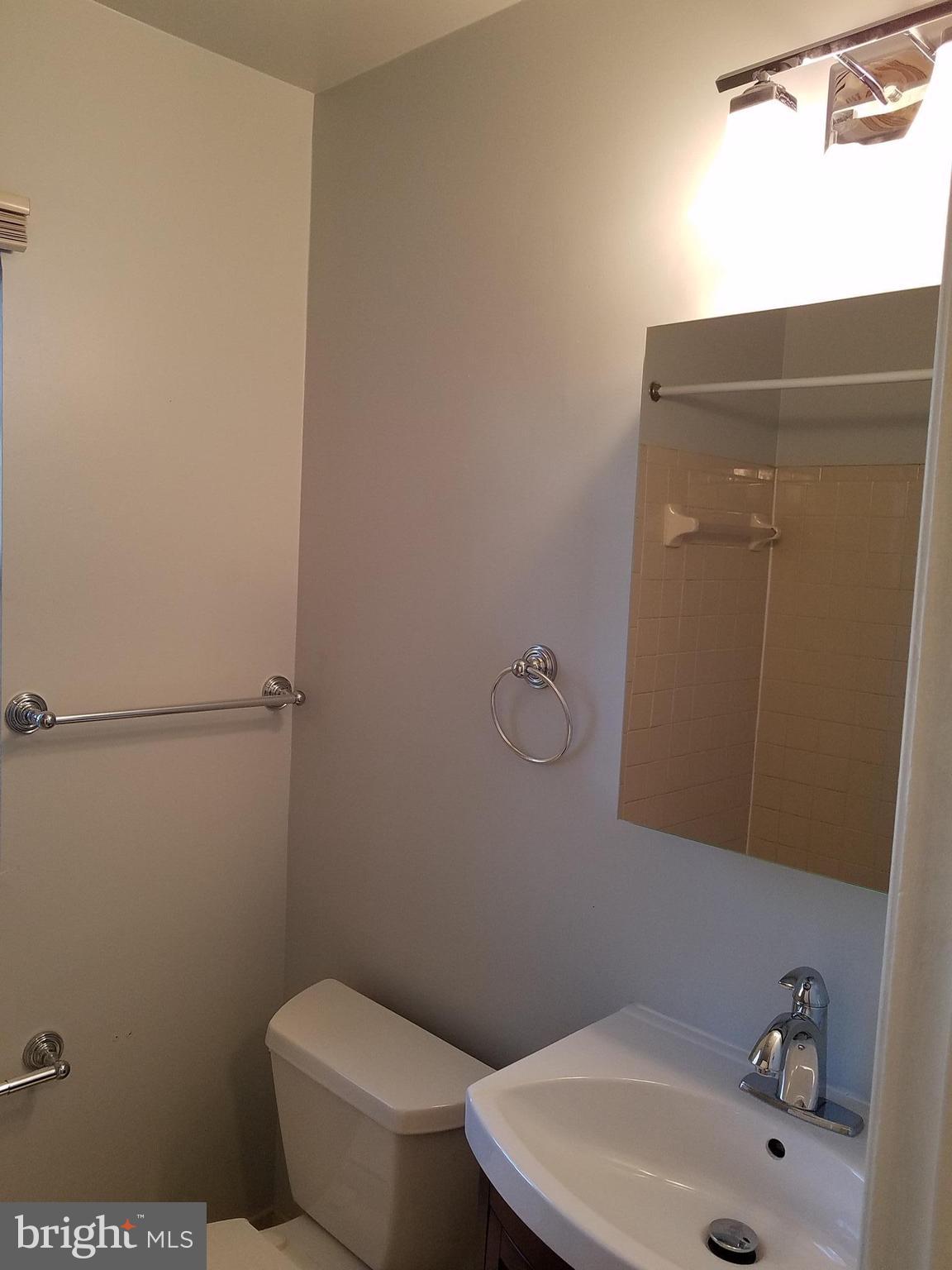 1924 N Rhodes St #87