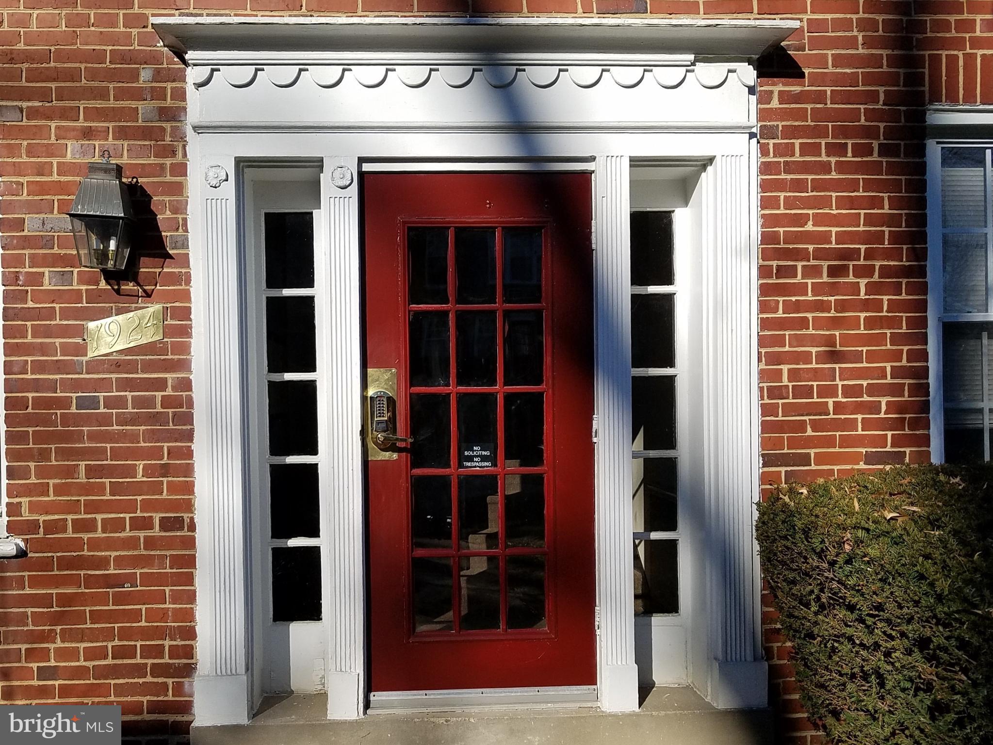 1924 N Rhodes St #87