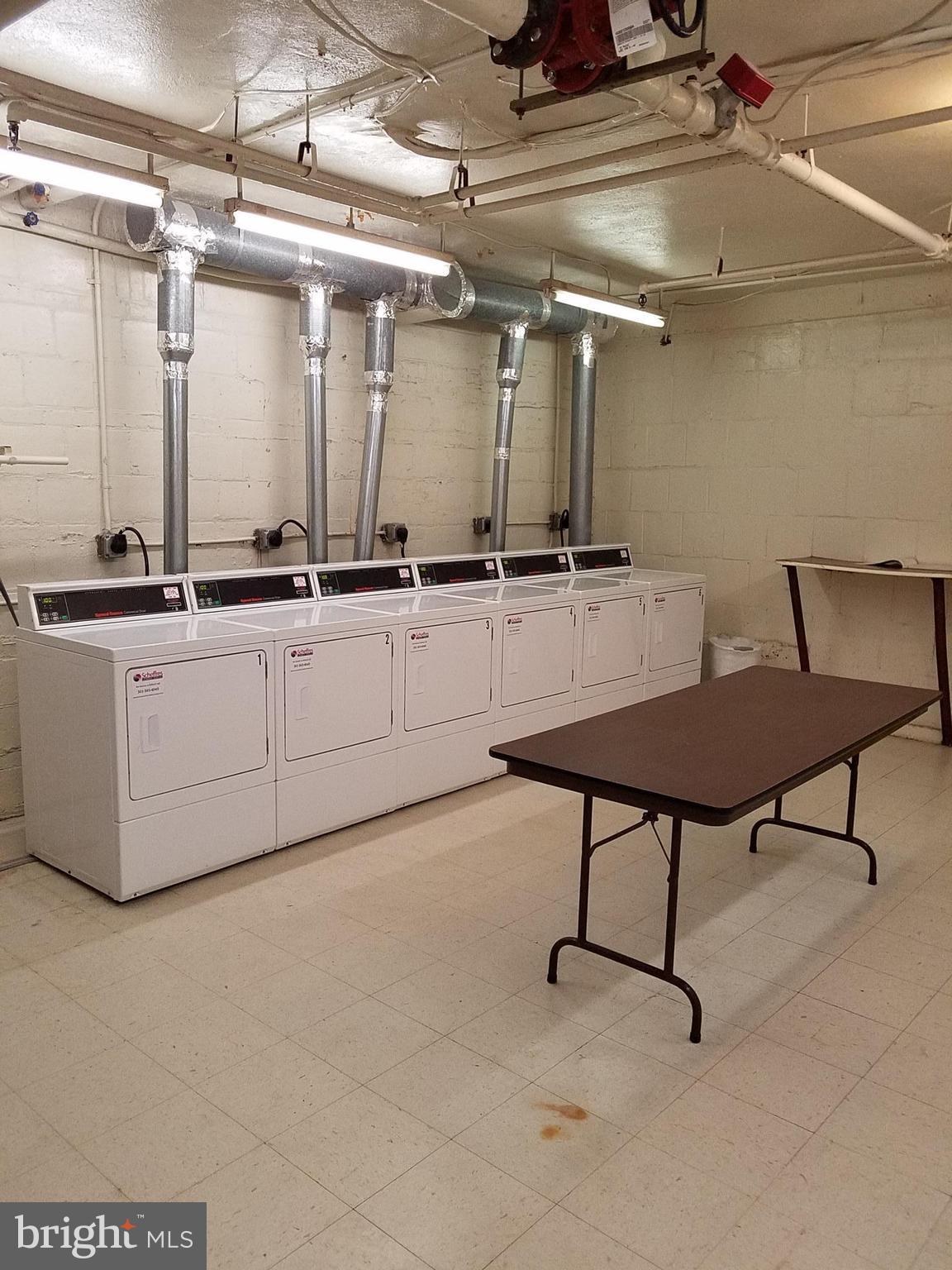 1924 N Rhodes St #87