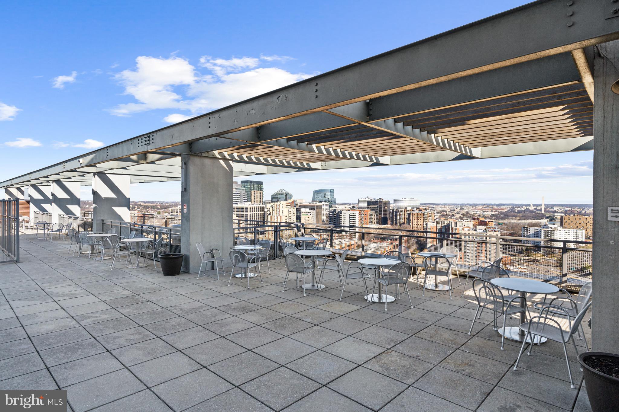 2001 15th St N #1414