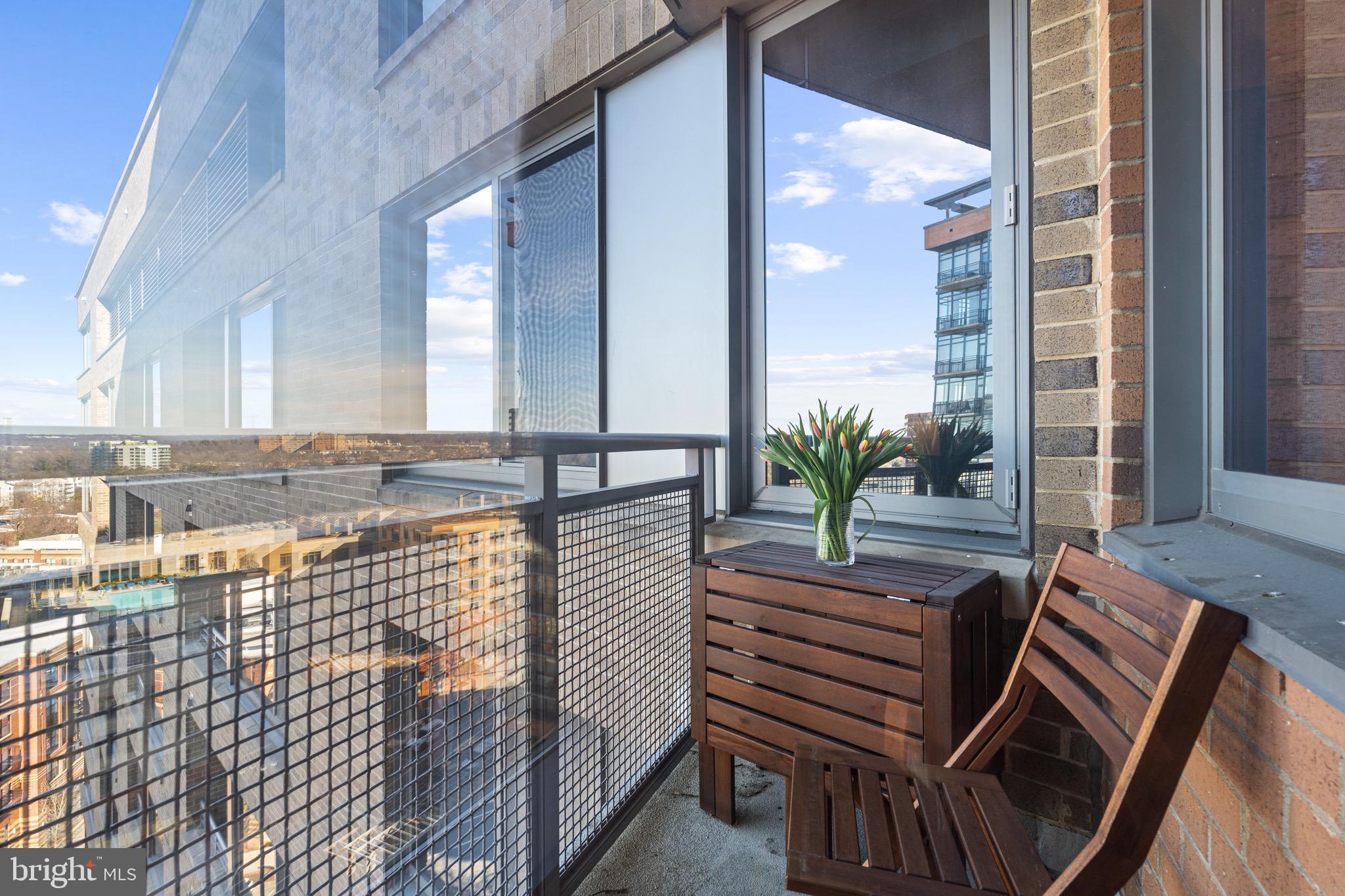 2001 15th St N #1414