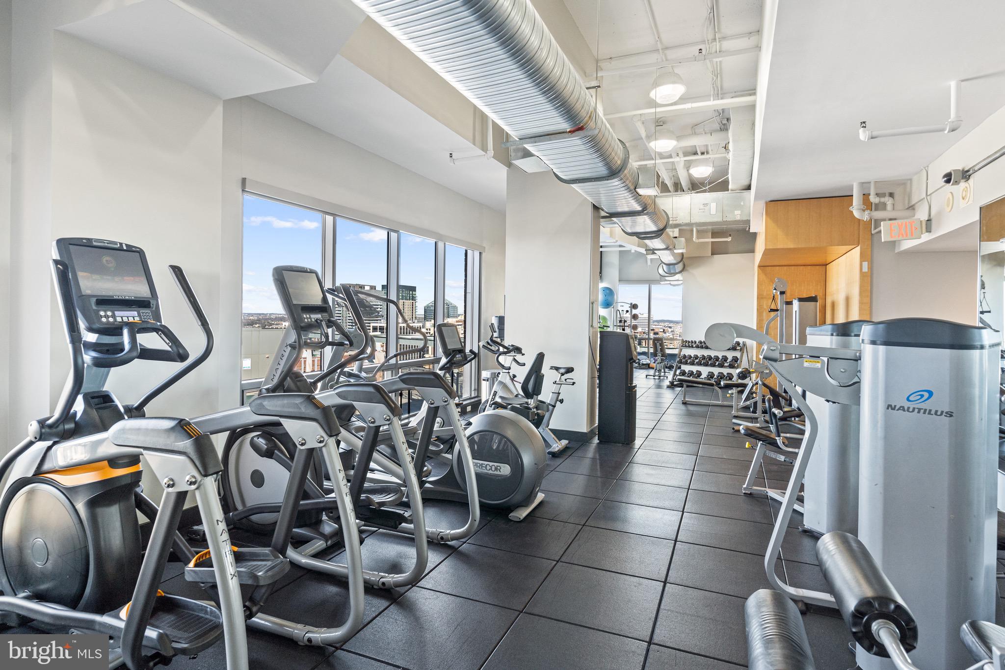 2001 15th St N #1414