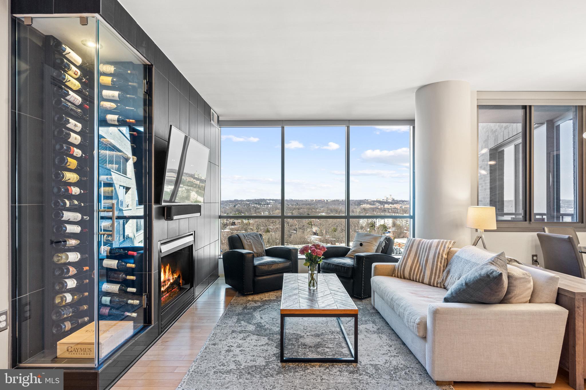 2001 15th St N #1414