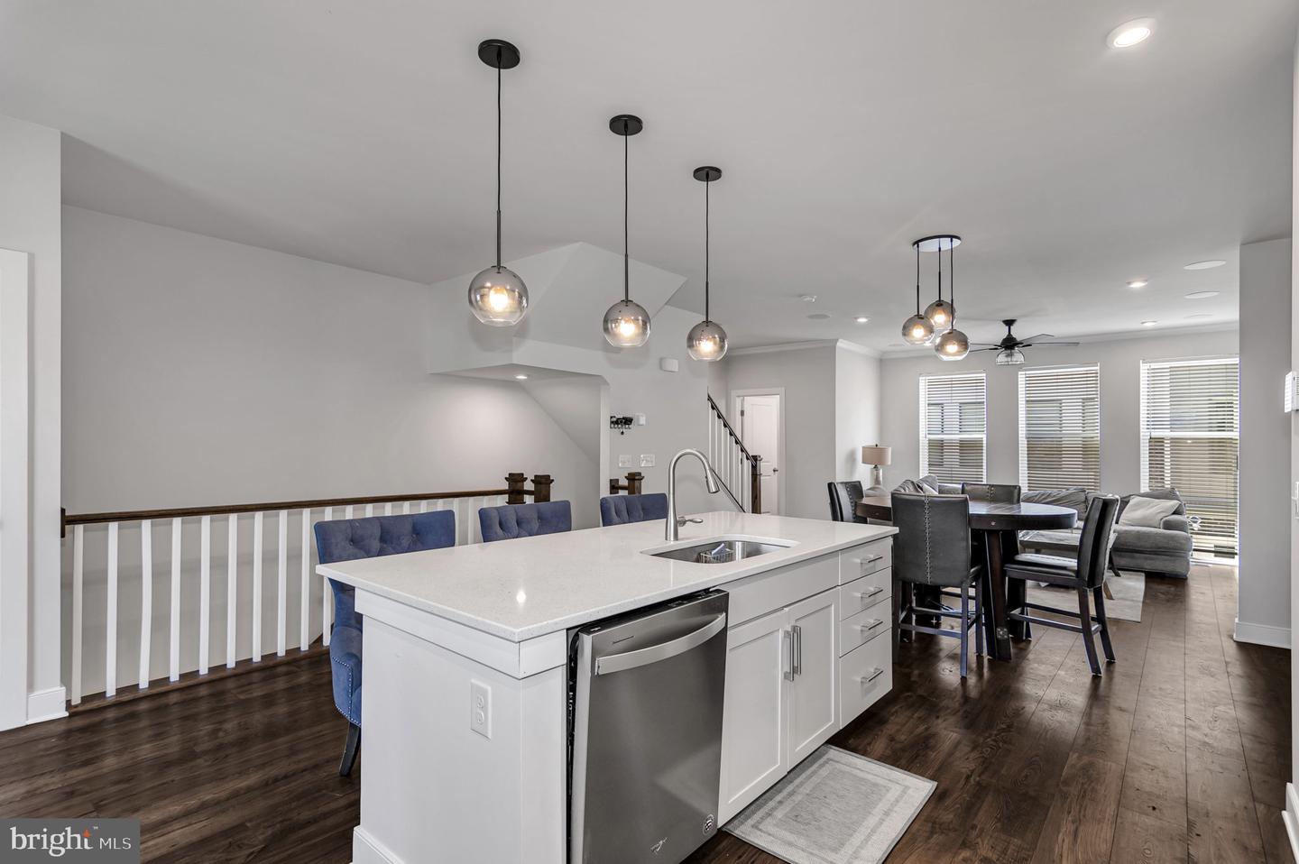 1013 S Taylor Ct