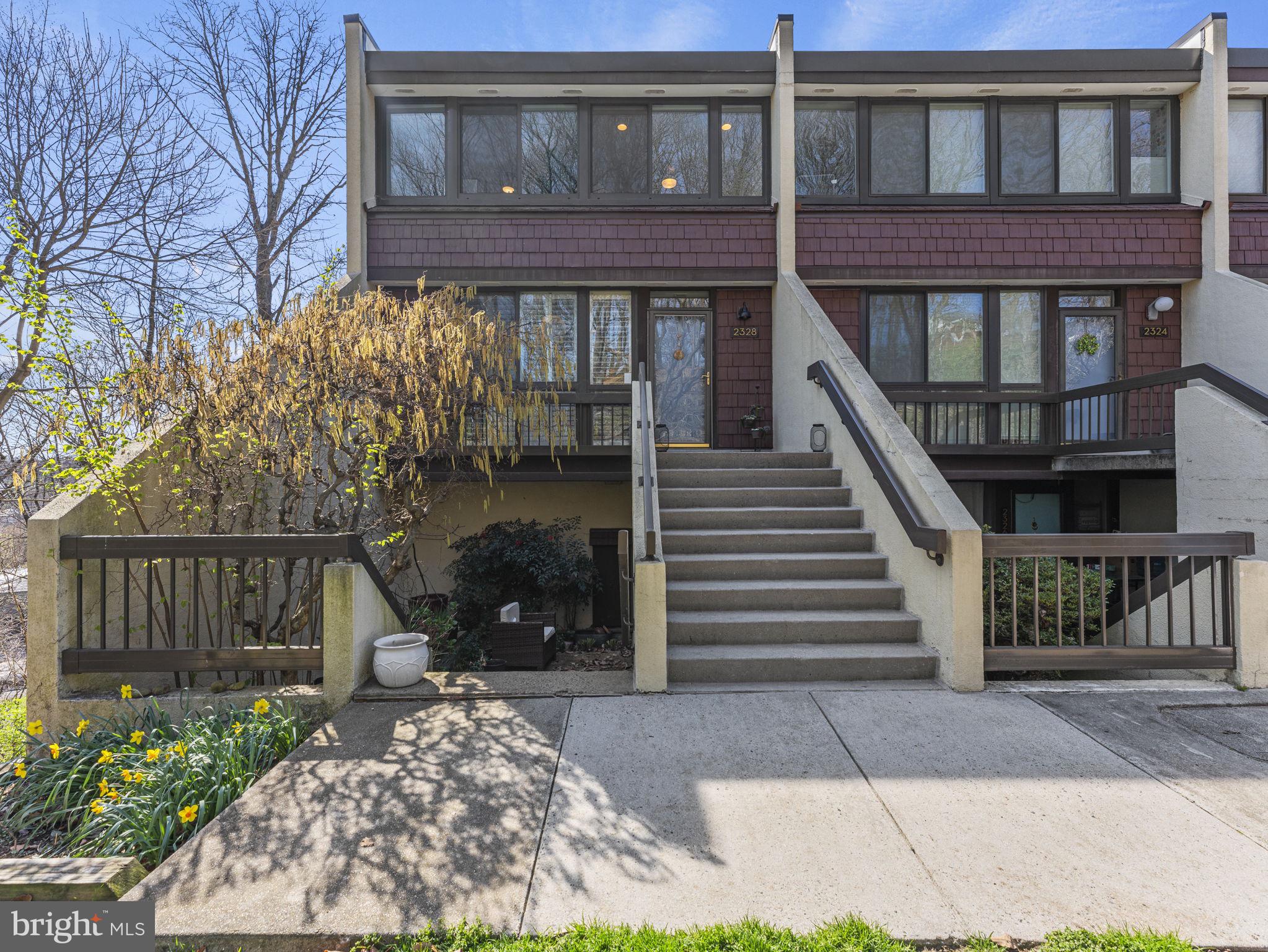 2328 S Quincy St #2