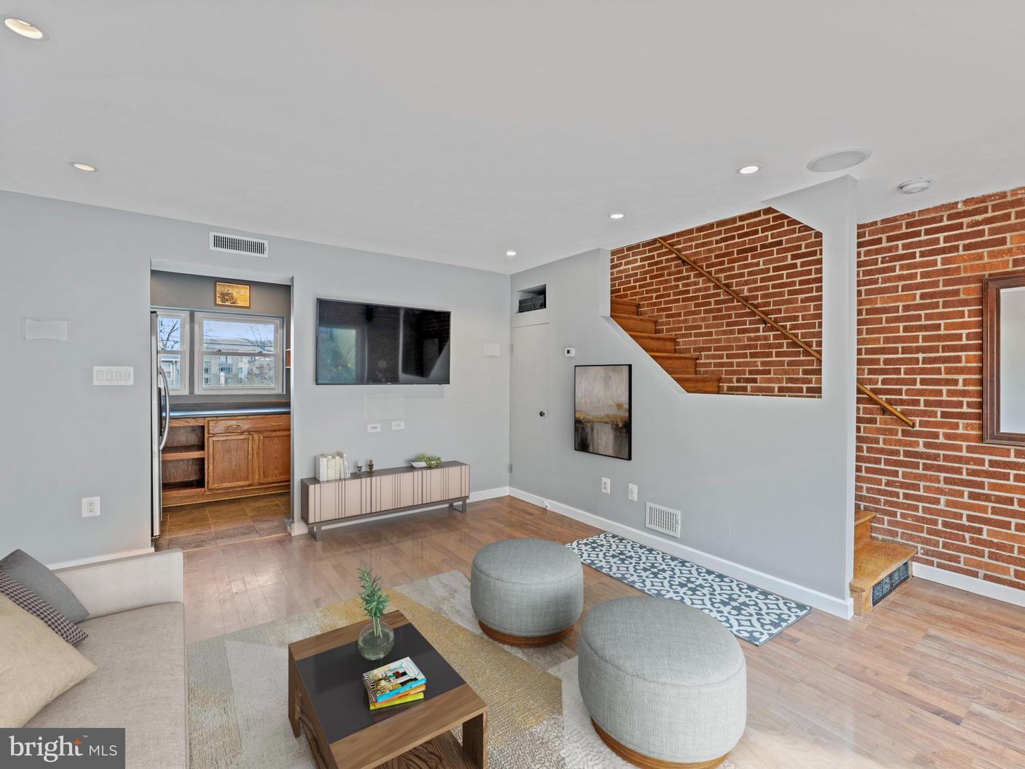5214 10th Pl S