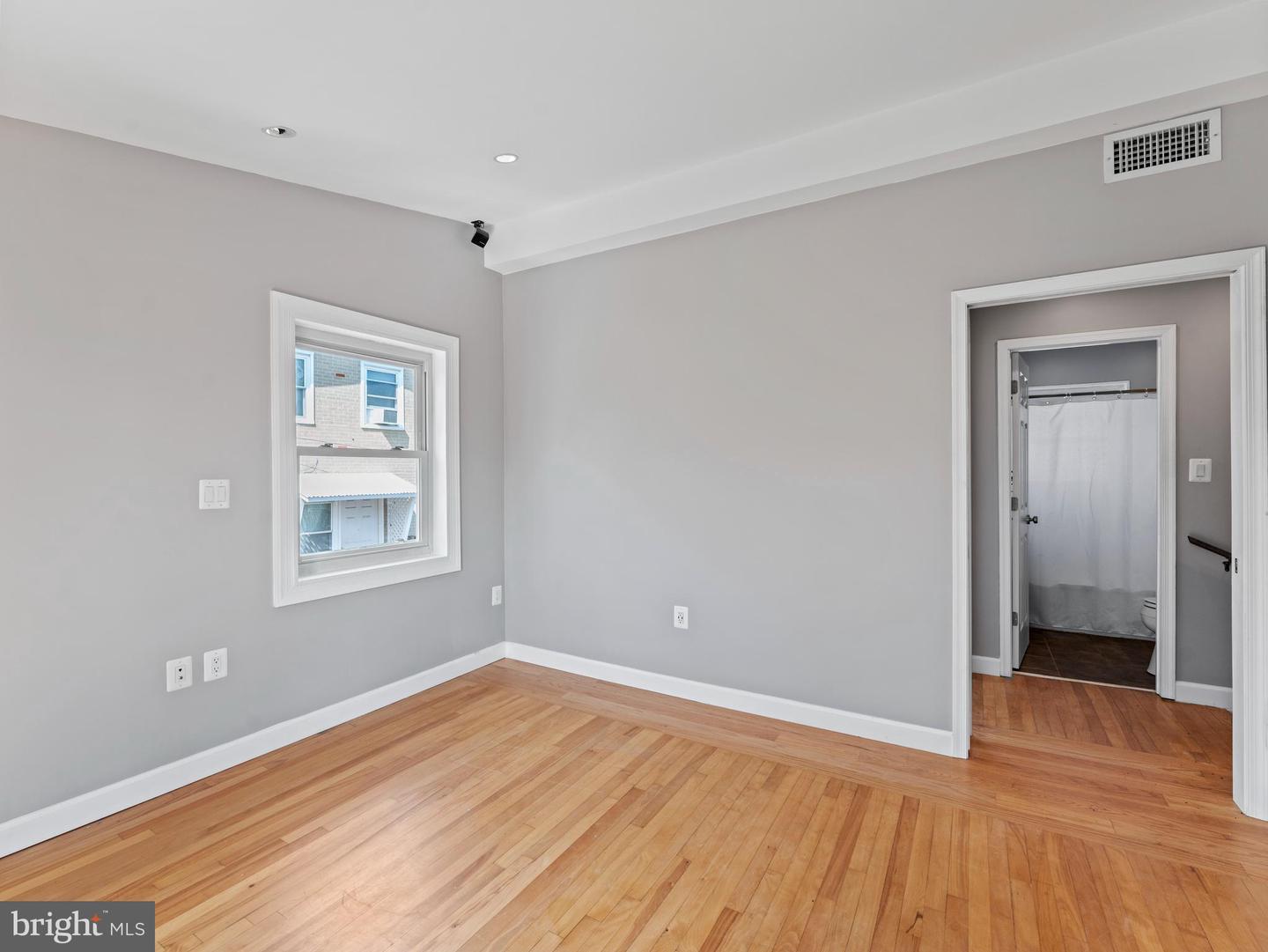 5214 10th Pl S