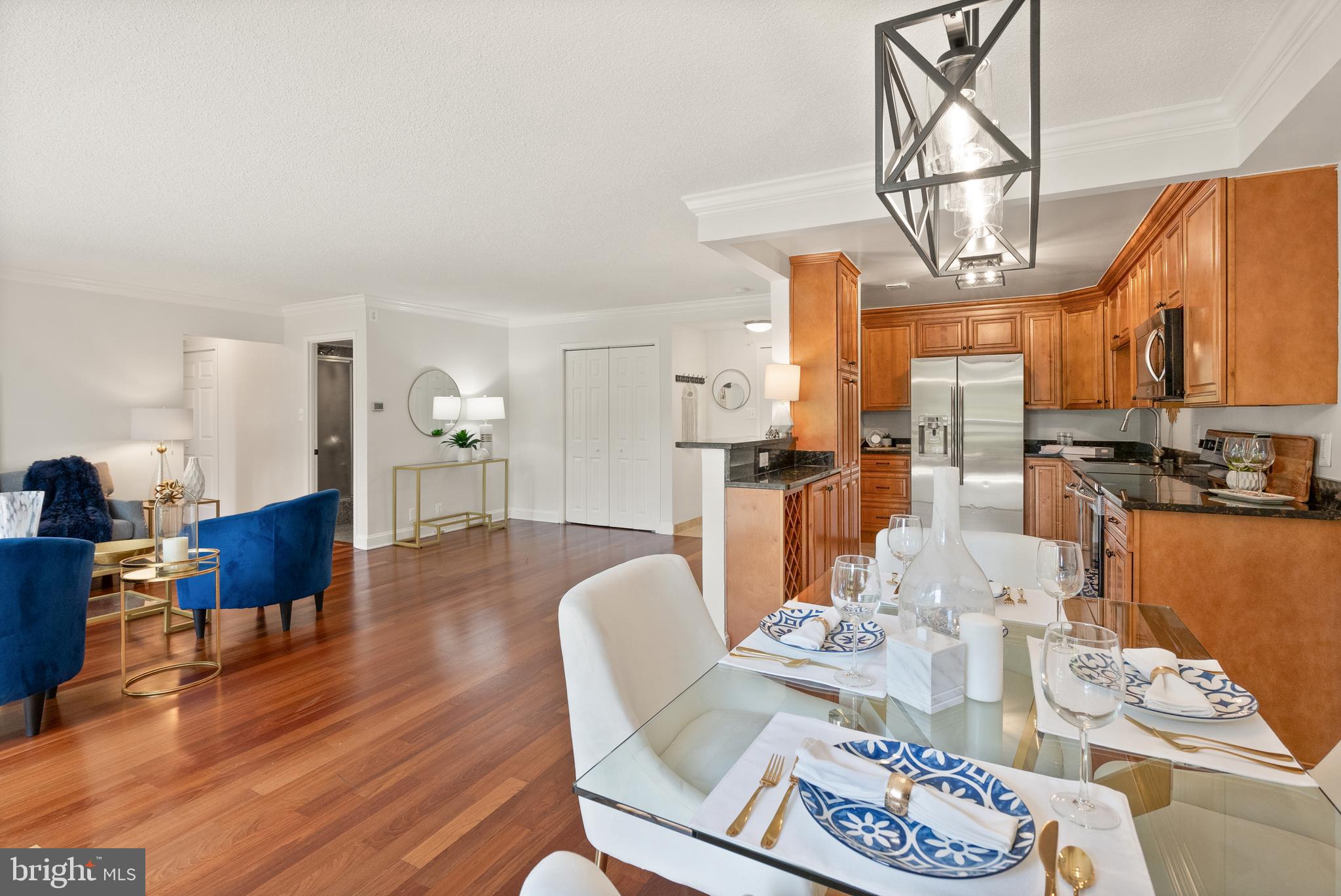 1401 N RHODES ST N #102