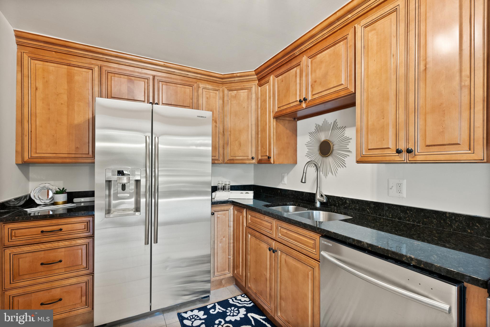 1401 N RHODES ST N #102