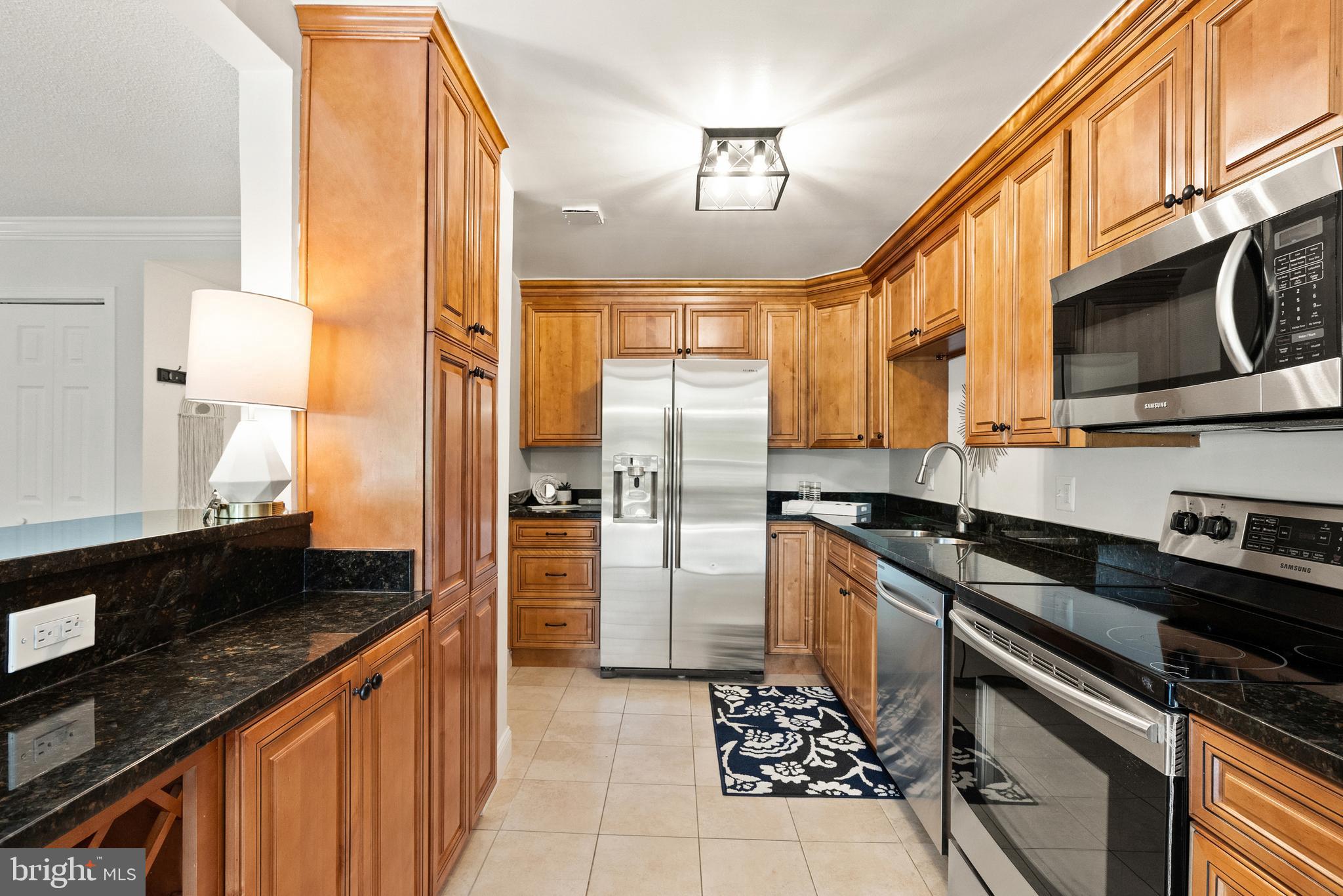 1401 N RHODES ST N #102