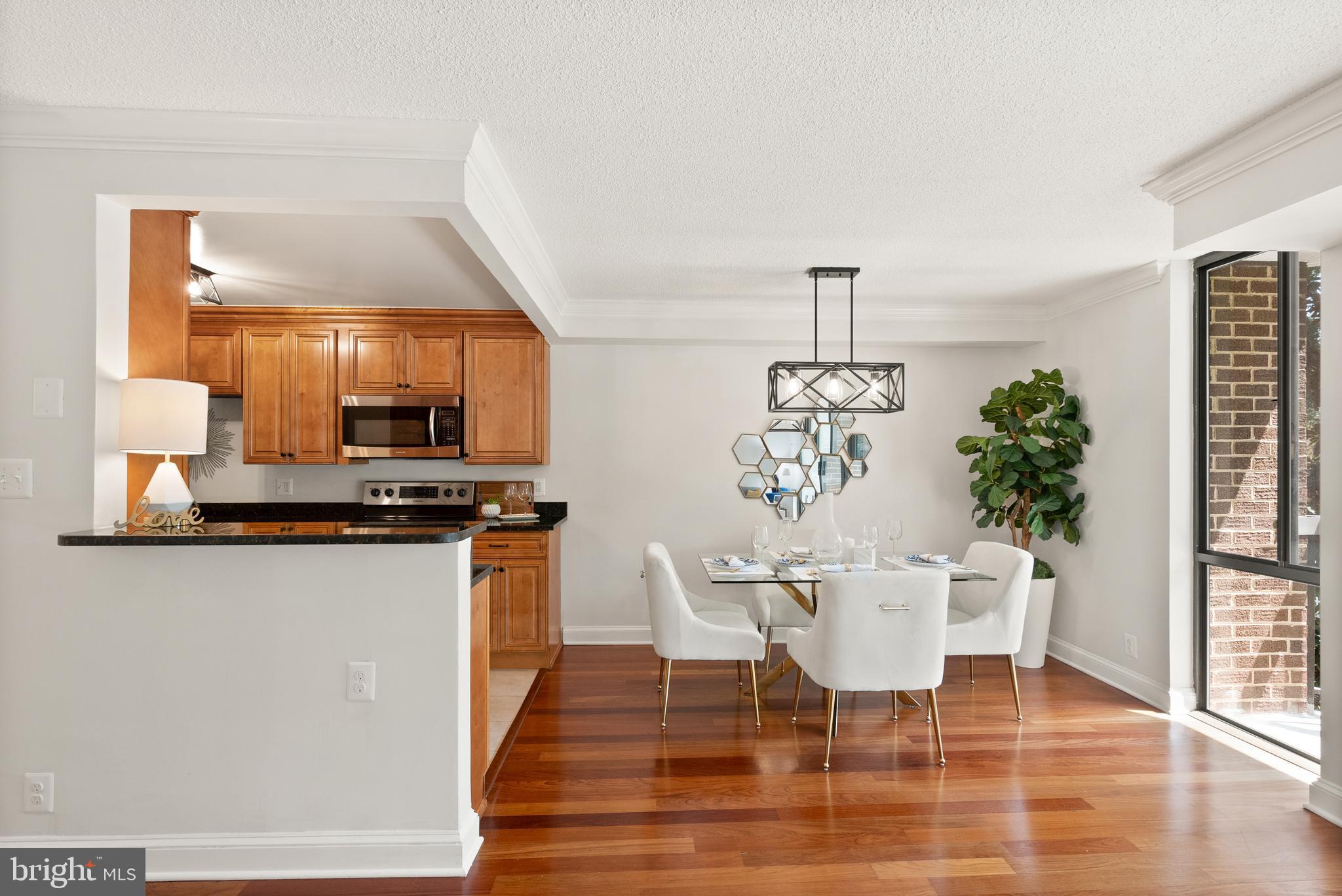 1401 N RHODES ST N #102