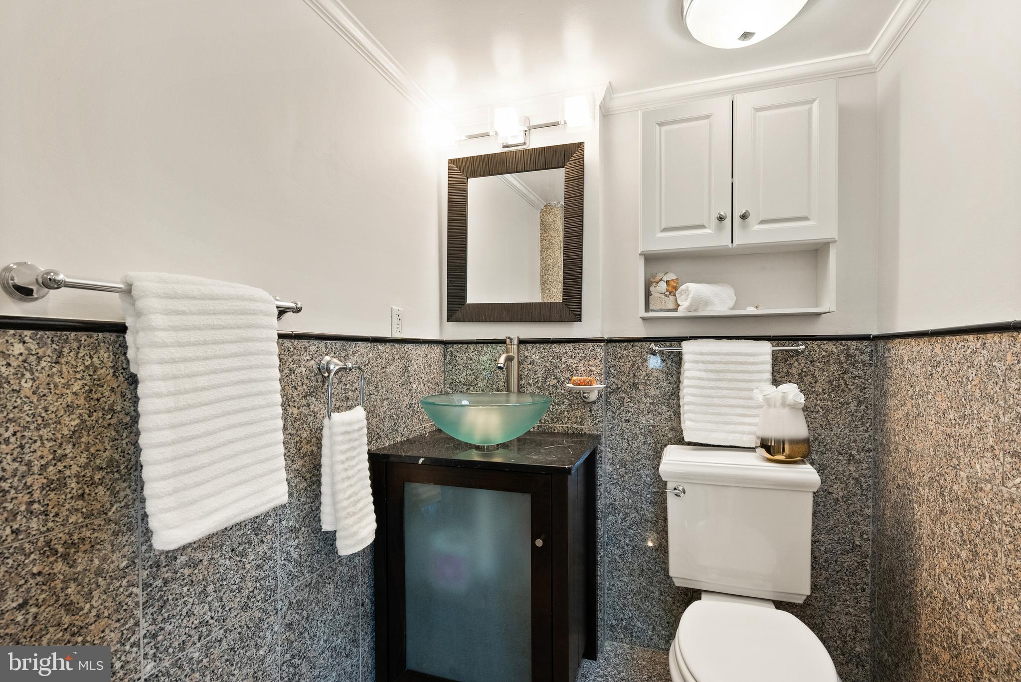 1401 N RHODES ST N #102