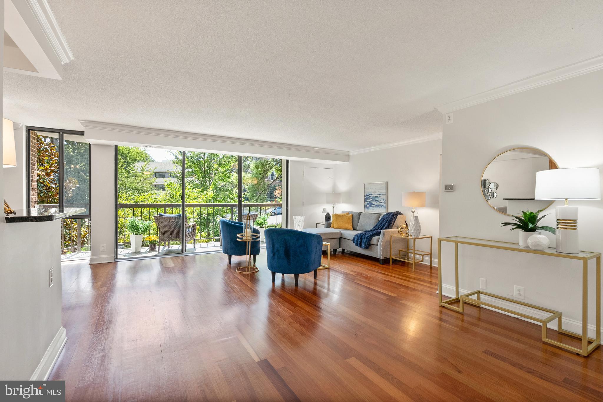 1401 N RHODES ST N #102