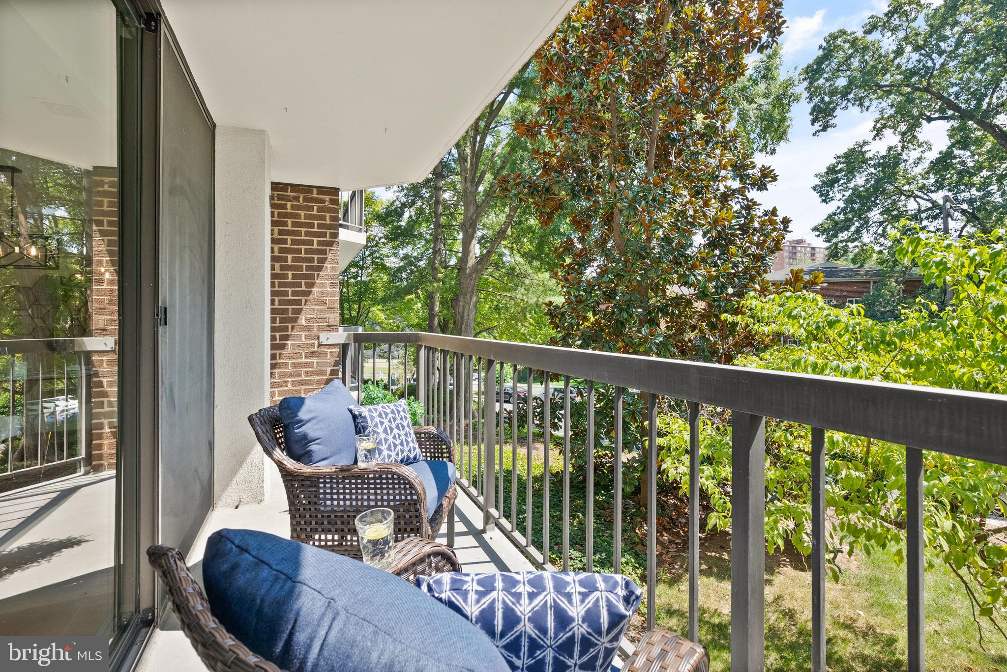 1401 N RHODES ST N #102