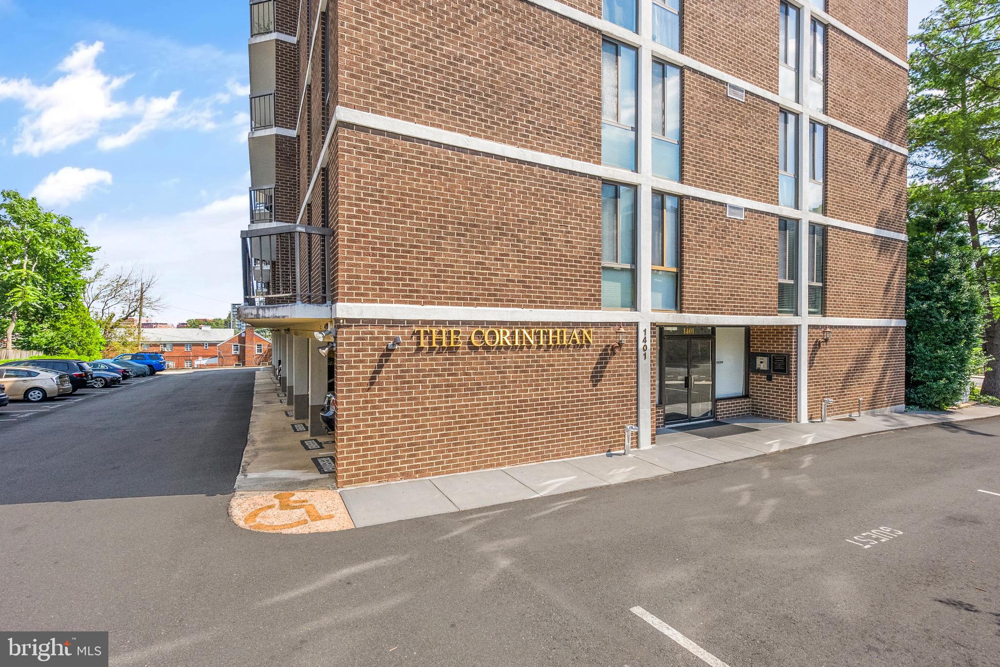 1401 N RHODES ST N #102