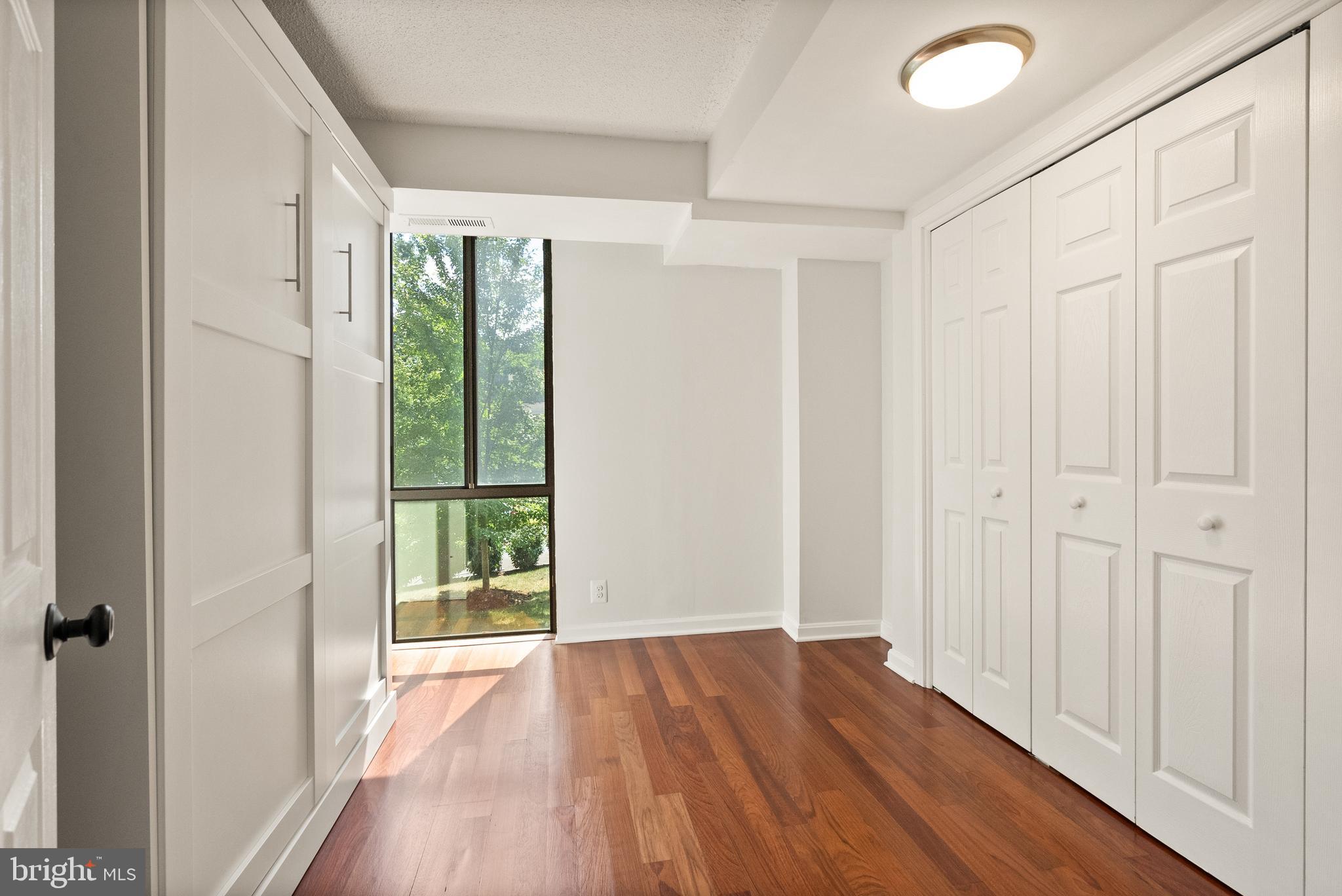 1401 N RHODES ST N #102