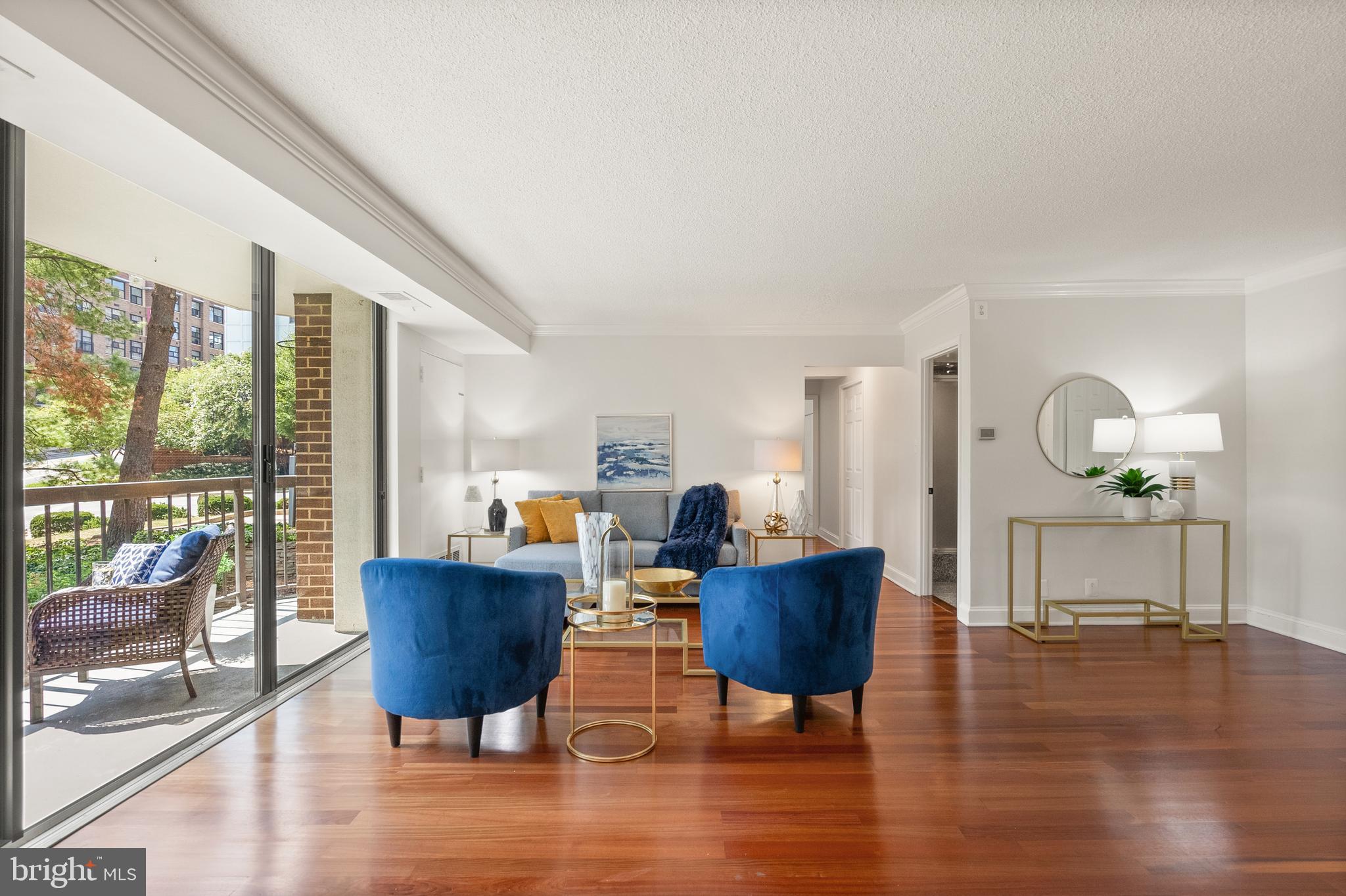 1401 N RHODES ST N #102