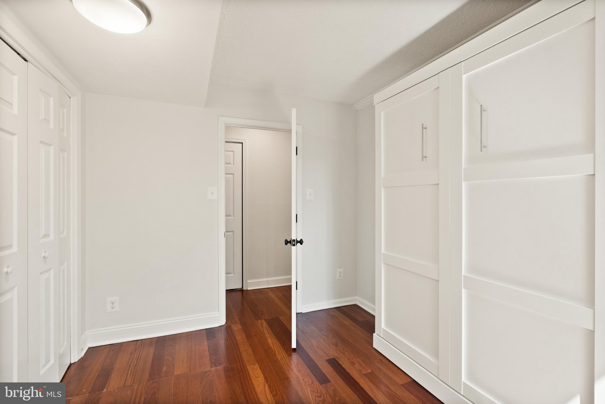 1401 N RHODES ST N #102