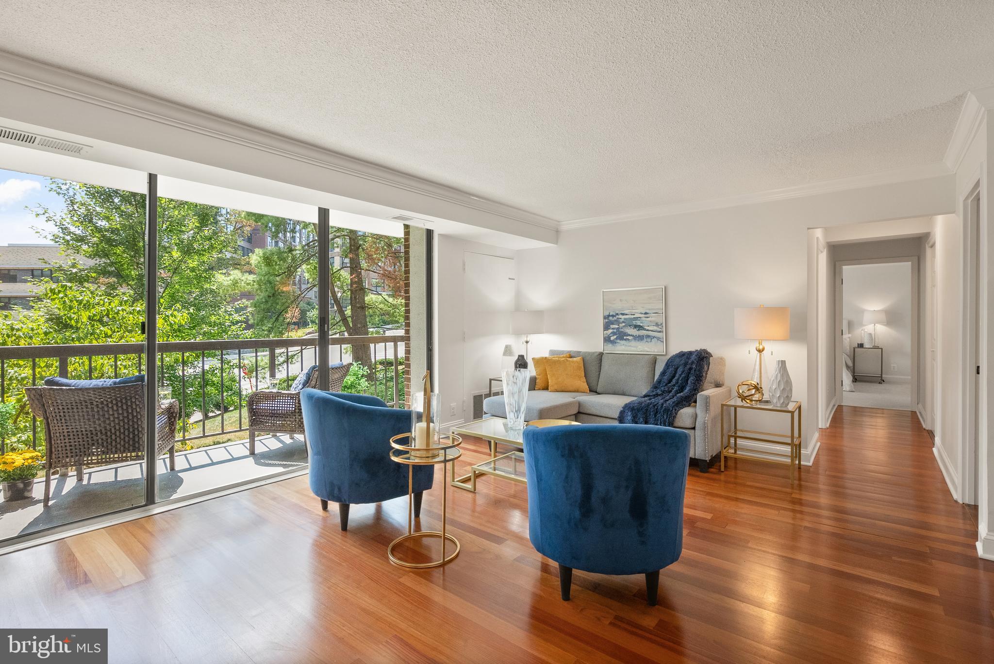 1401 N RHODES ST N #102