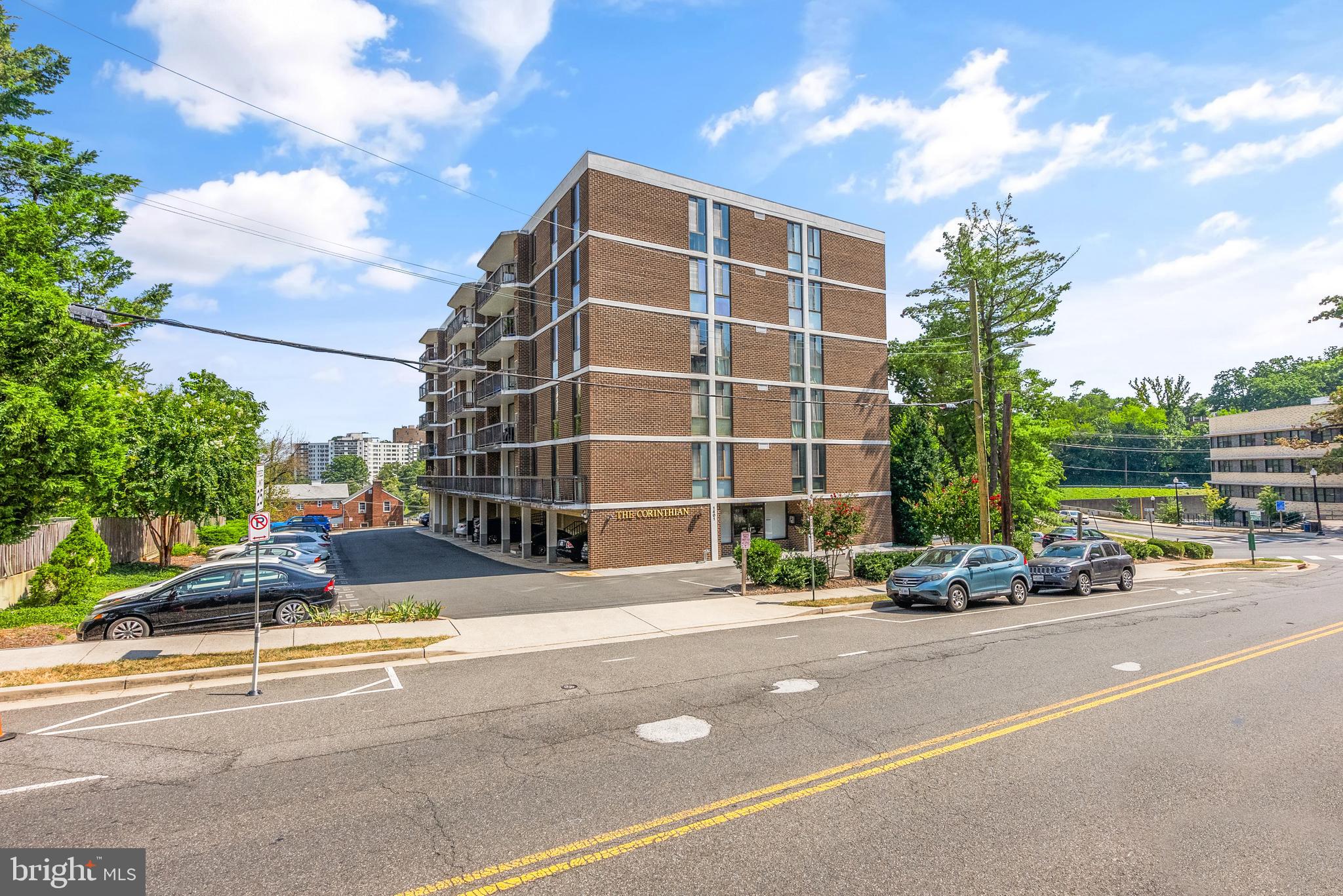 1401 N RHODES ST N #102