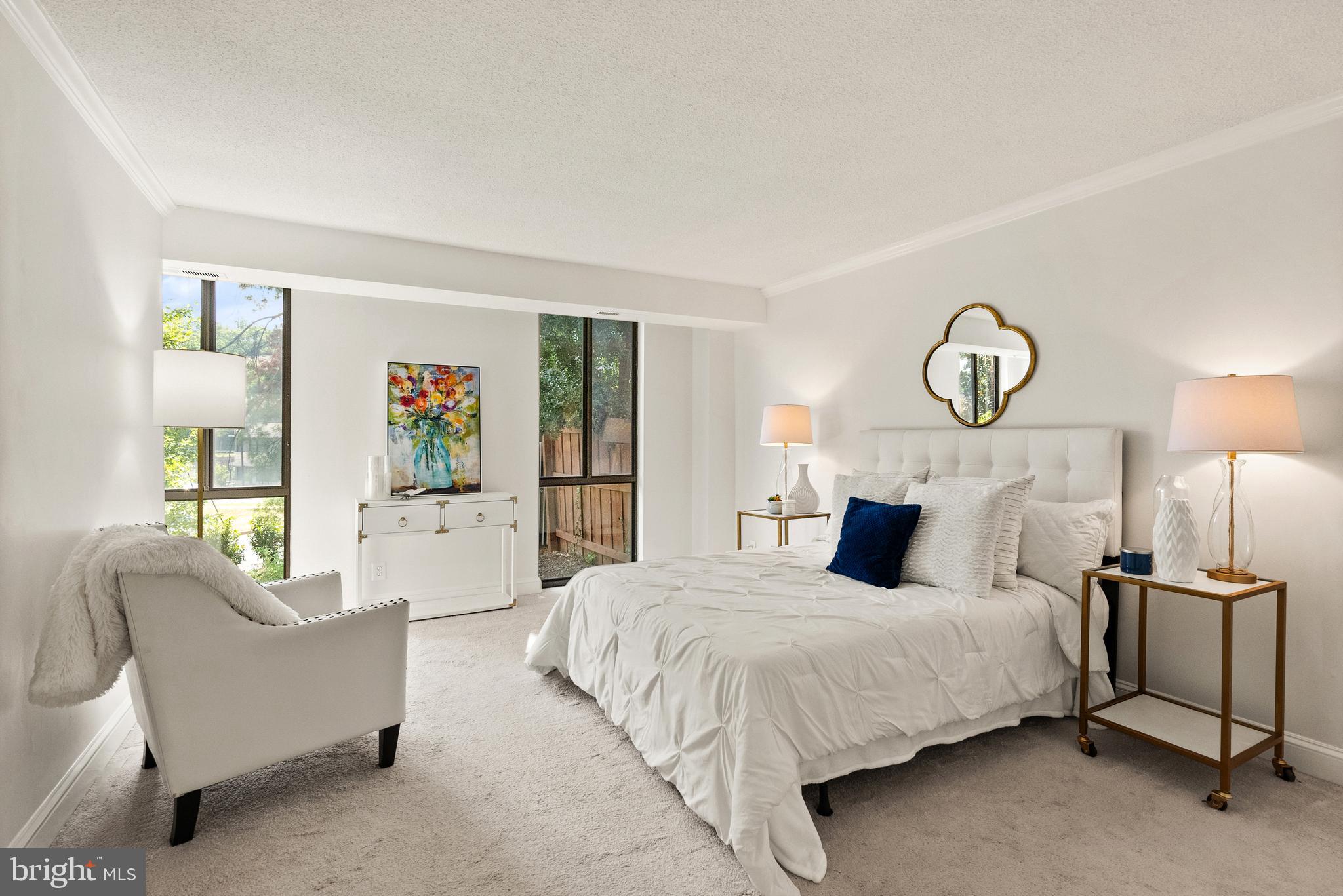 1401 N RHODES ST N #102