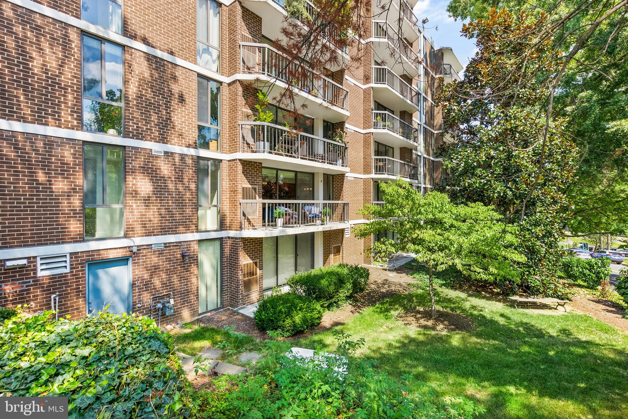 1401 N RHODES ST N #102