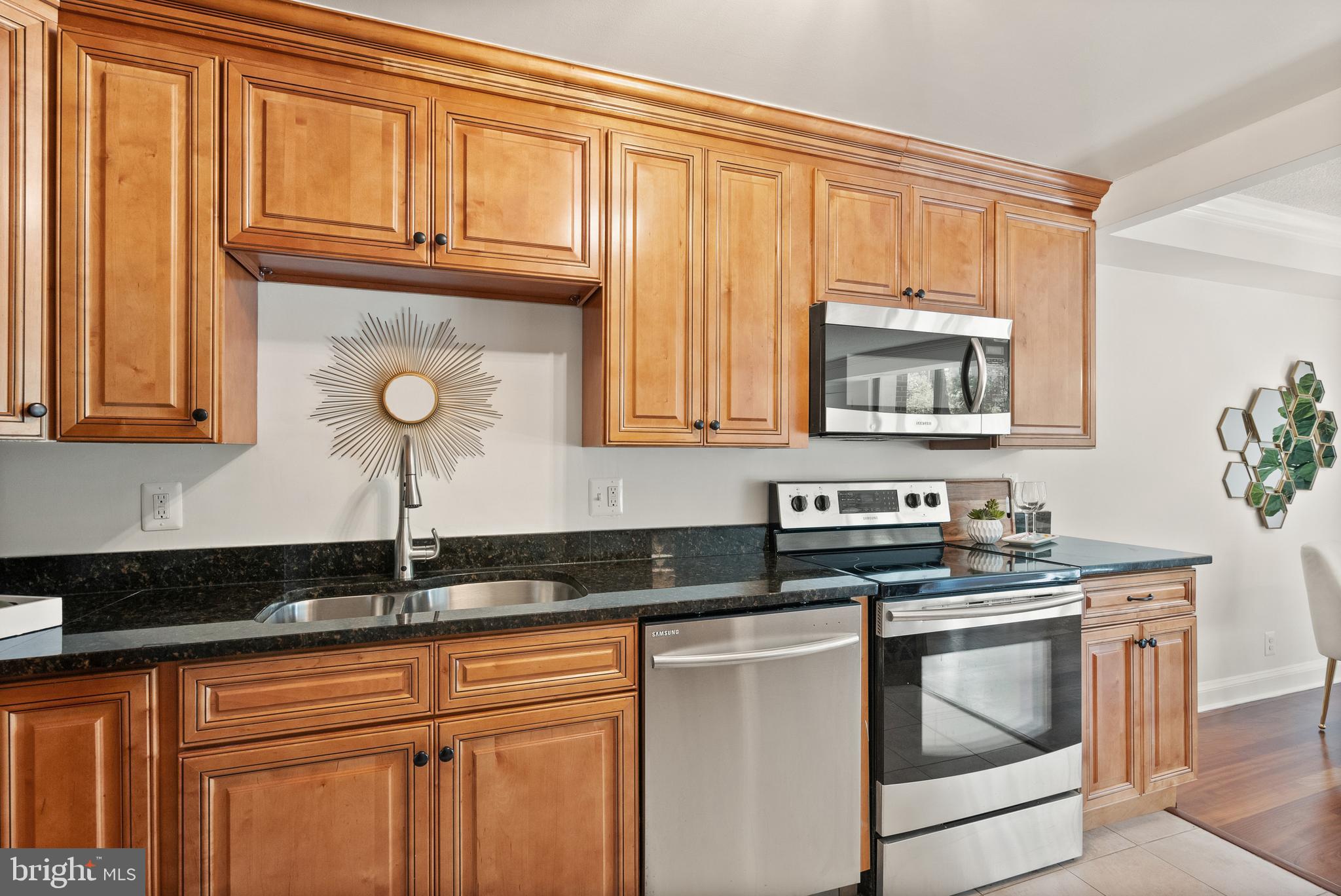 1401 N RHODES ST N #102