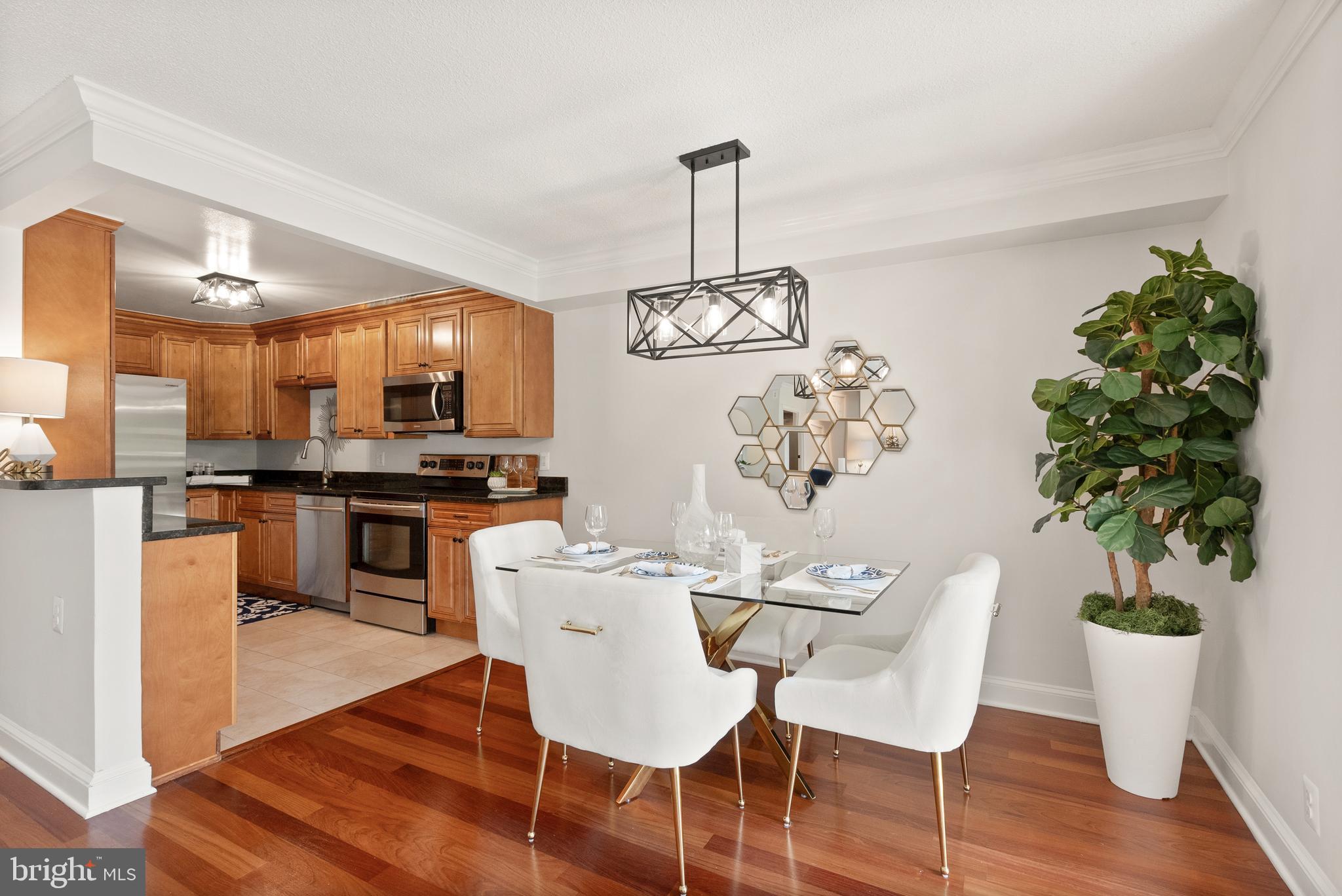 1401 N RHODES ST N #102