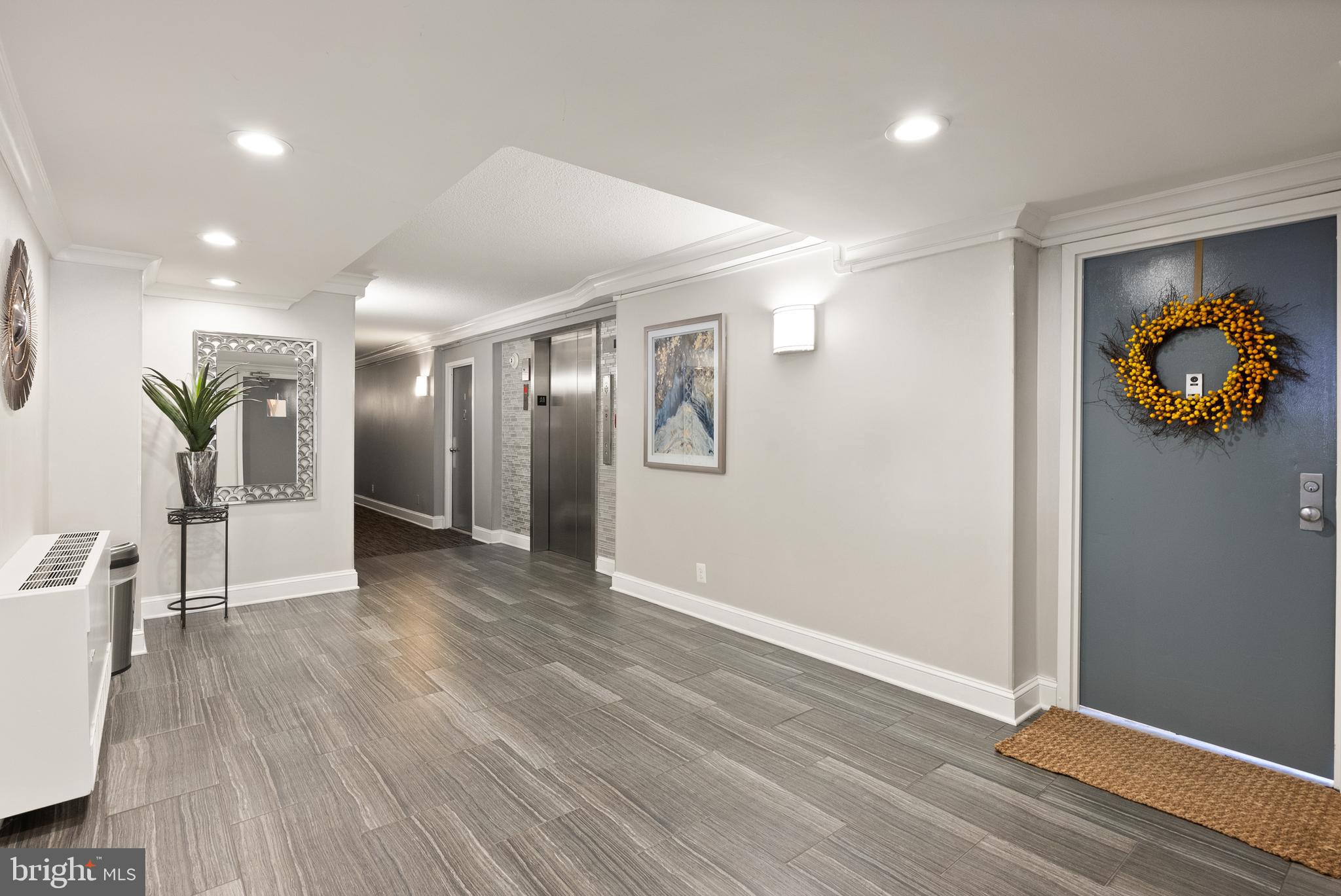 1401 N RHODES ST N #102