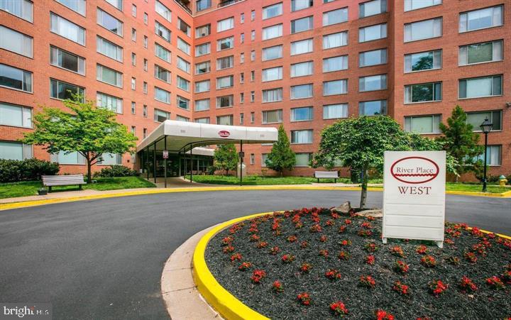 1111 ARLINGTON BLVD #624