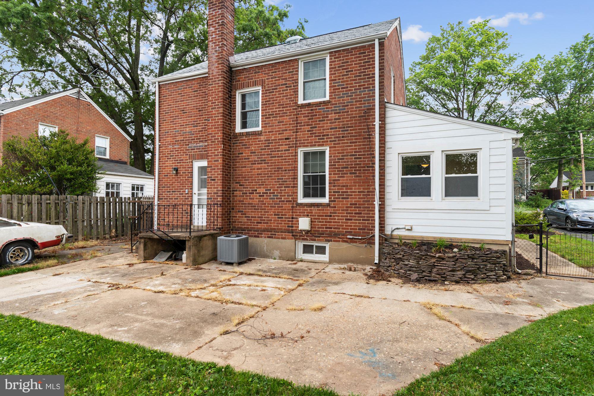 5212 N CARLIN SPRINGS RD