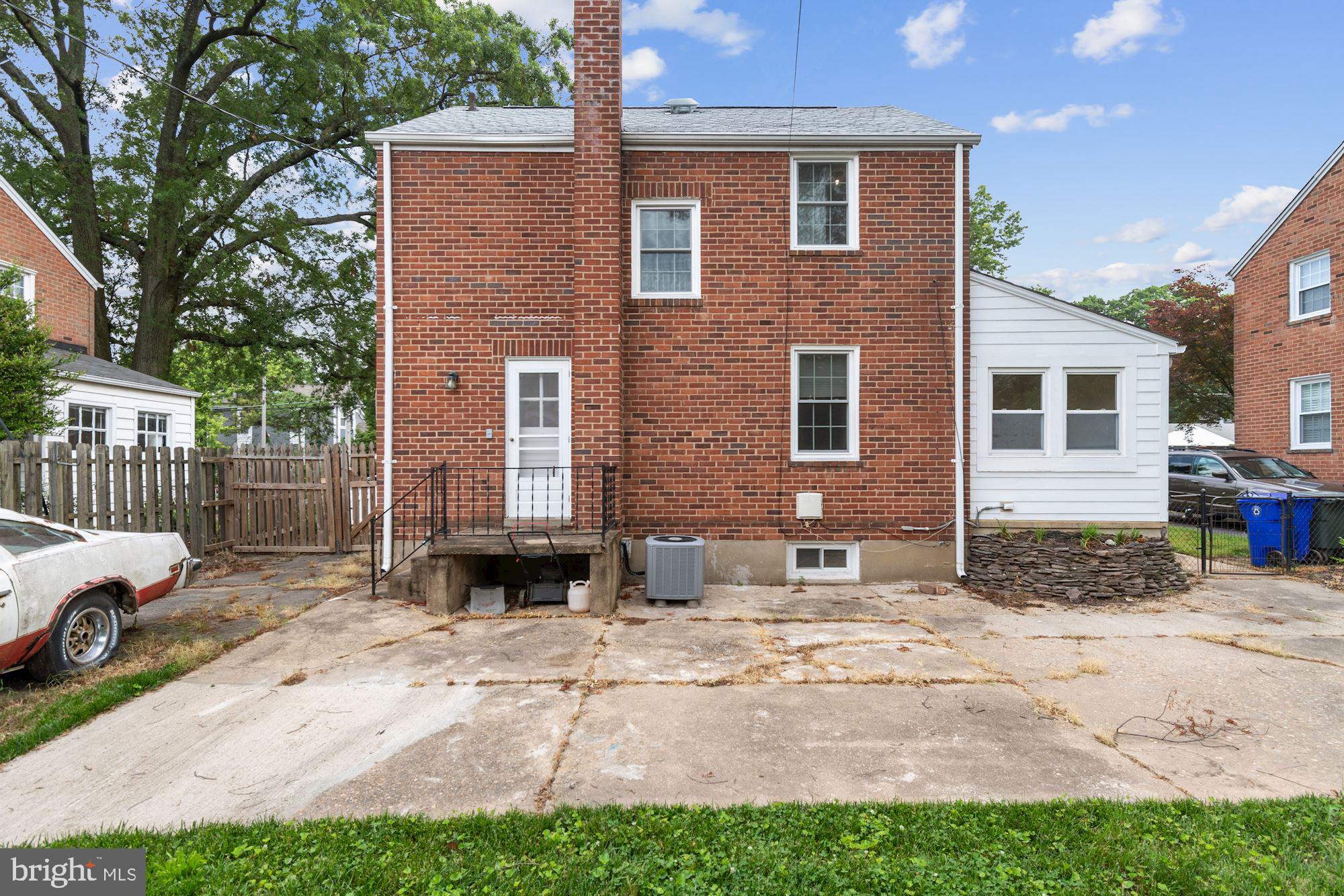 5212 N CARLIN SPRINGS RD